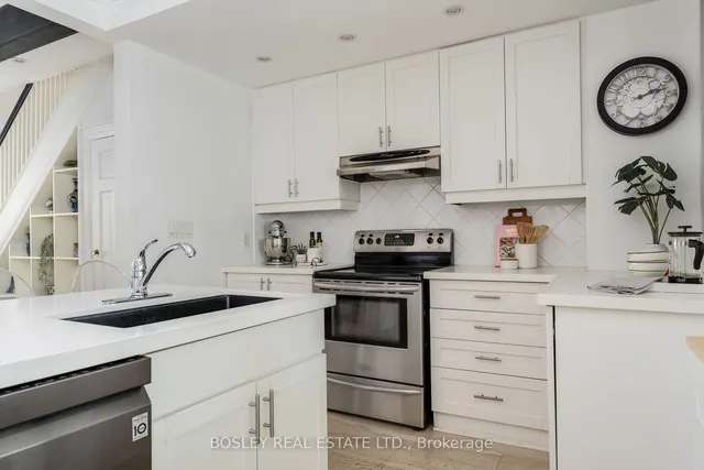 Additional property image - 812 Duplex Ave