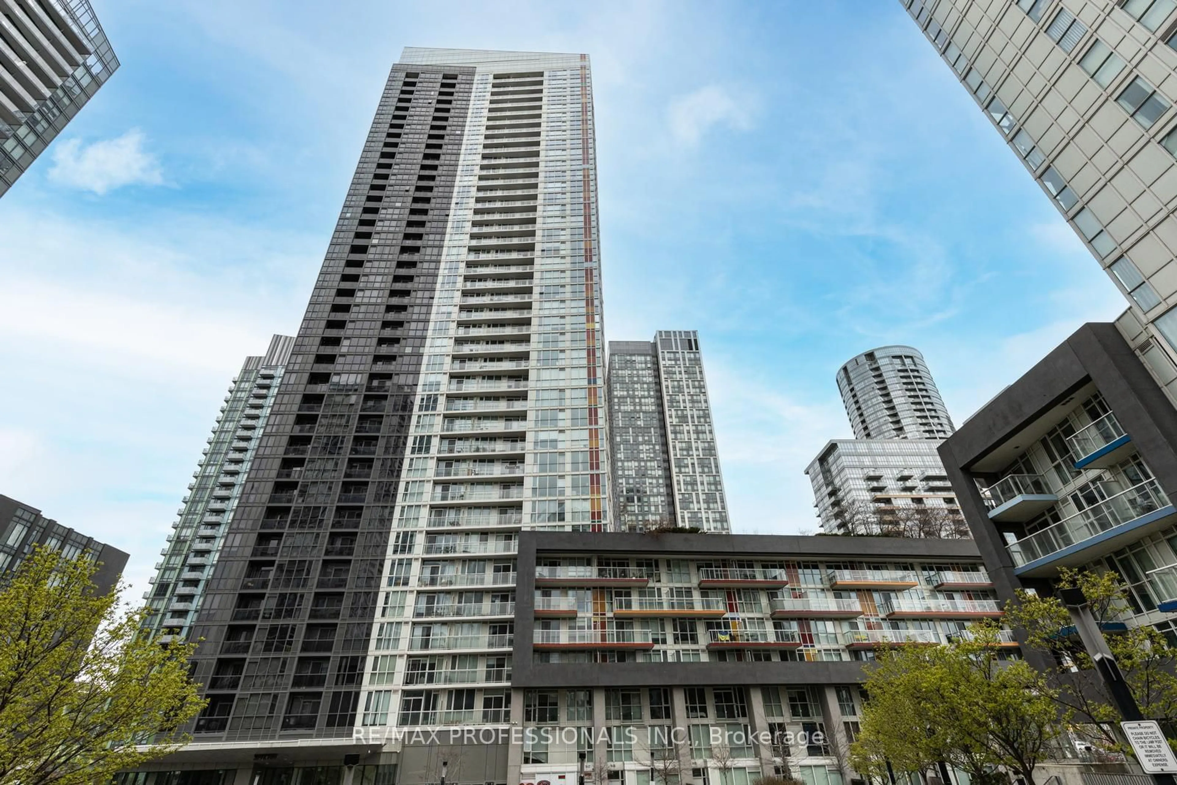 A pic from exterior of the house or condo, the view of city buildings for 85 Queens Wharf Rd #4211, Toronto Ontario M5V 0J9