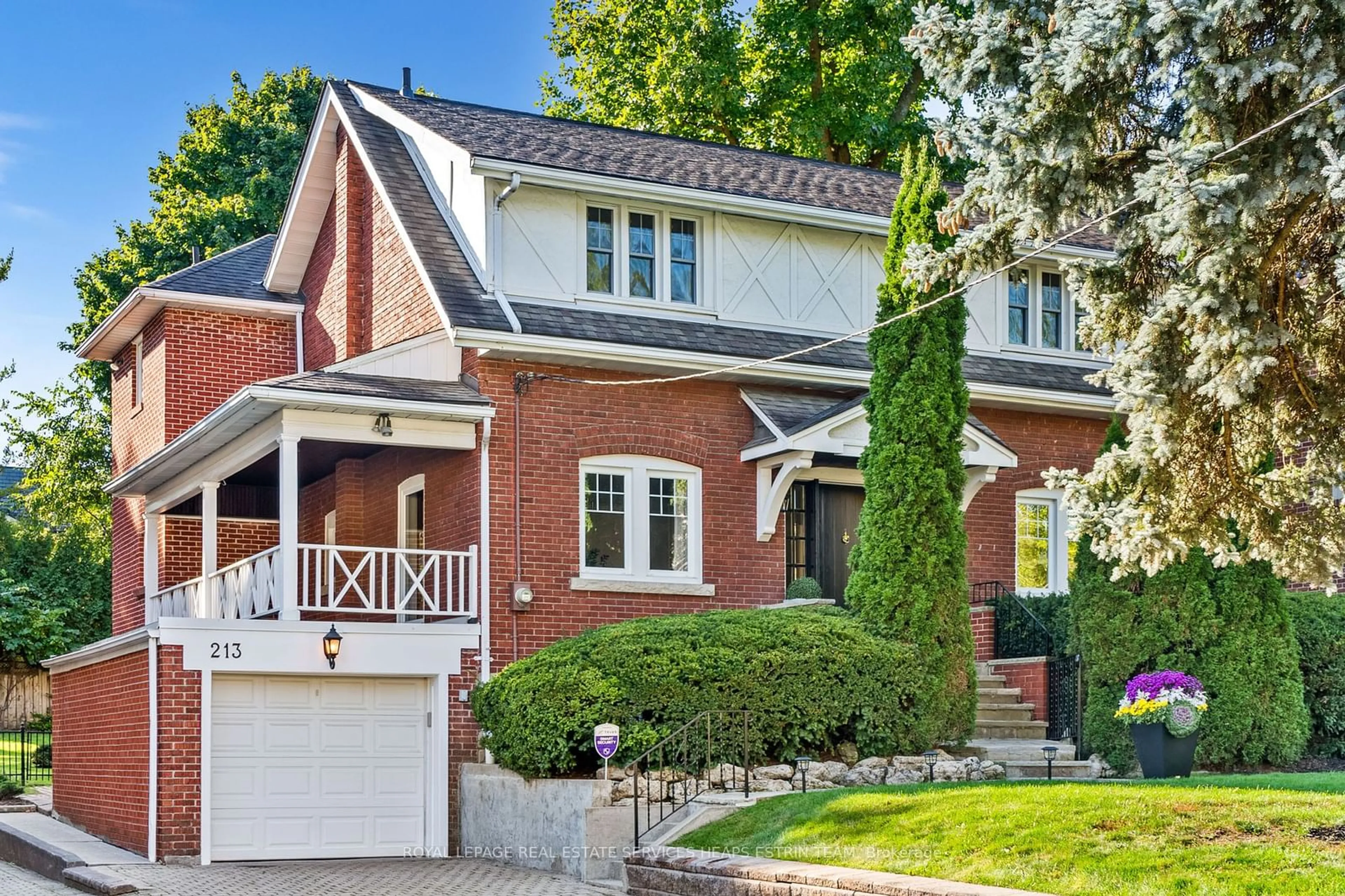 Home with brick exterior material for 213 St Leonards Ave, Toronto Ontario M4N 1K8