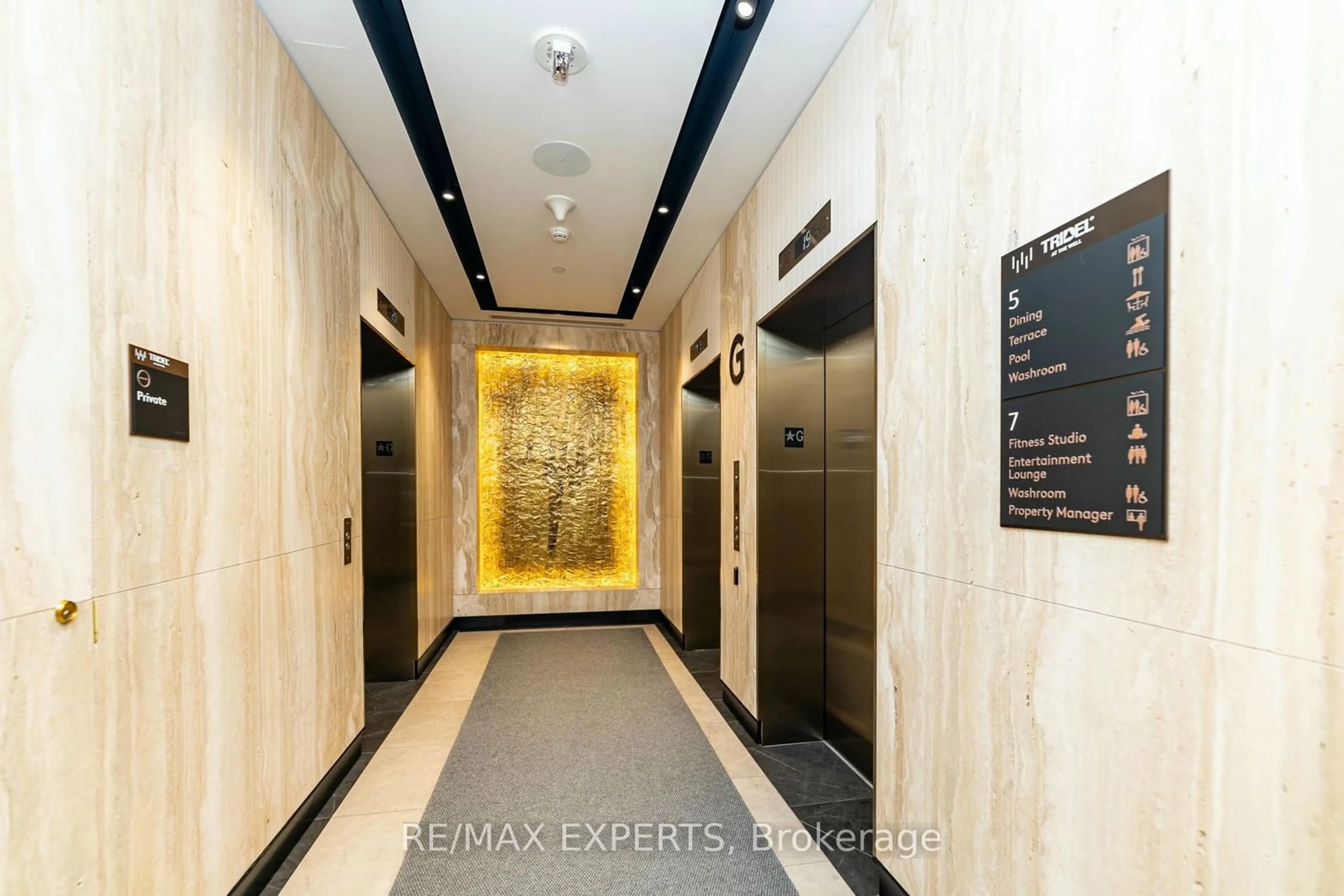 Indoor foyer for 480 Front St #1903, Toronto Ontario M5V 0V5