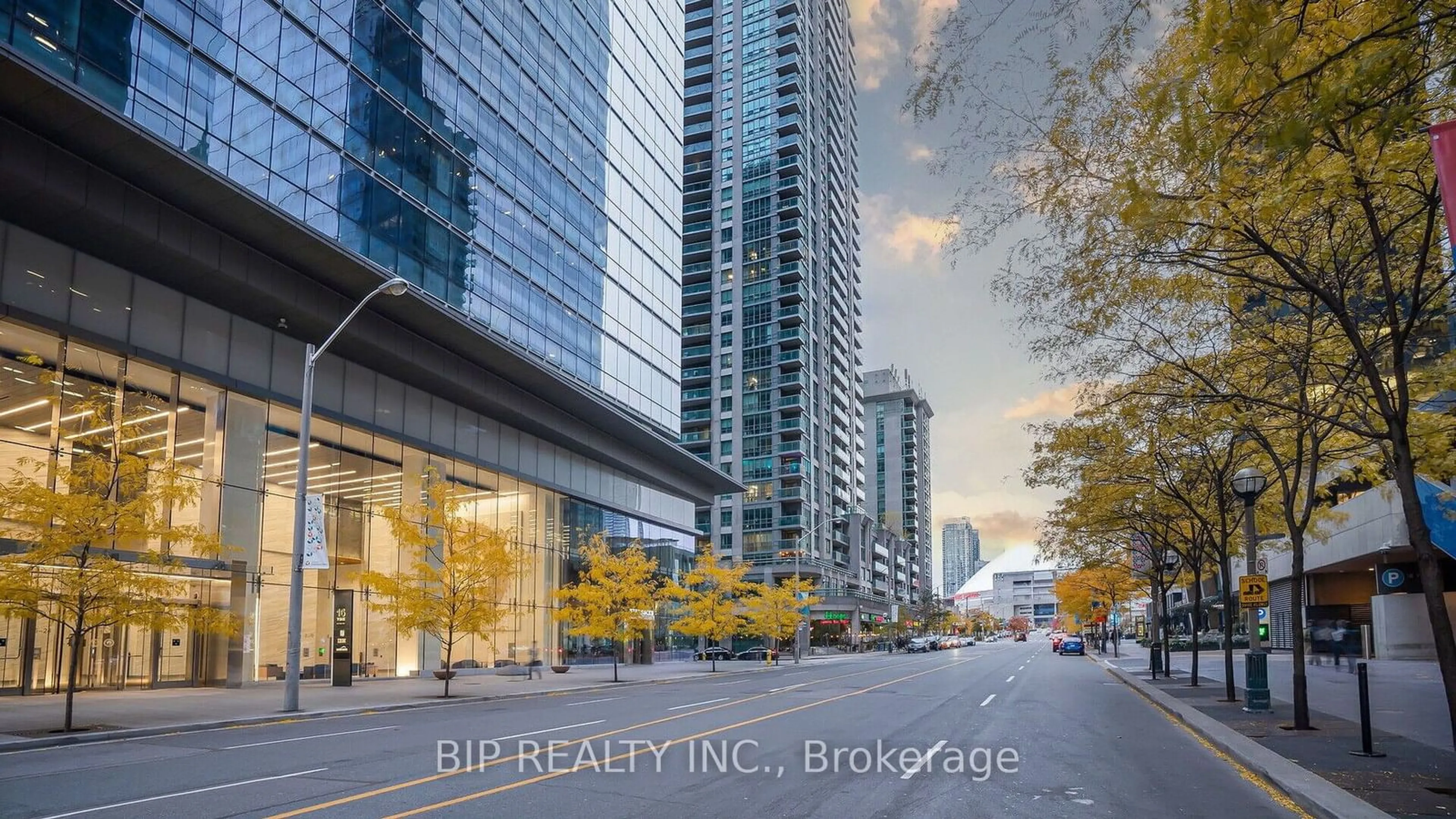 A pic from exterior of the house or condo, the front or back of building for 30 Grand Trunk Cres #315, Toronto Ontario M5J 3A4