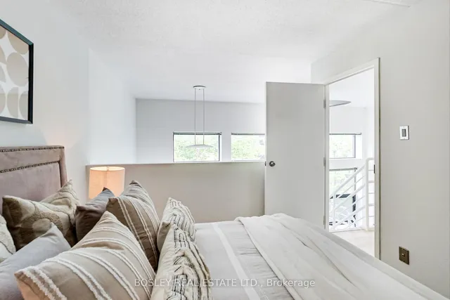 Additional property image - 393 King St Unit 202