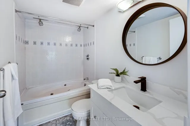 Additional property image - 393 King St Unit 202