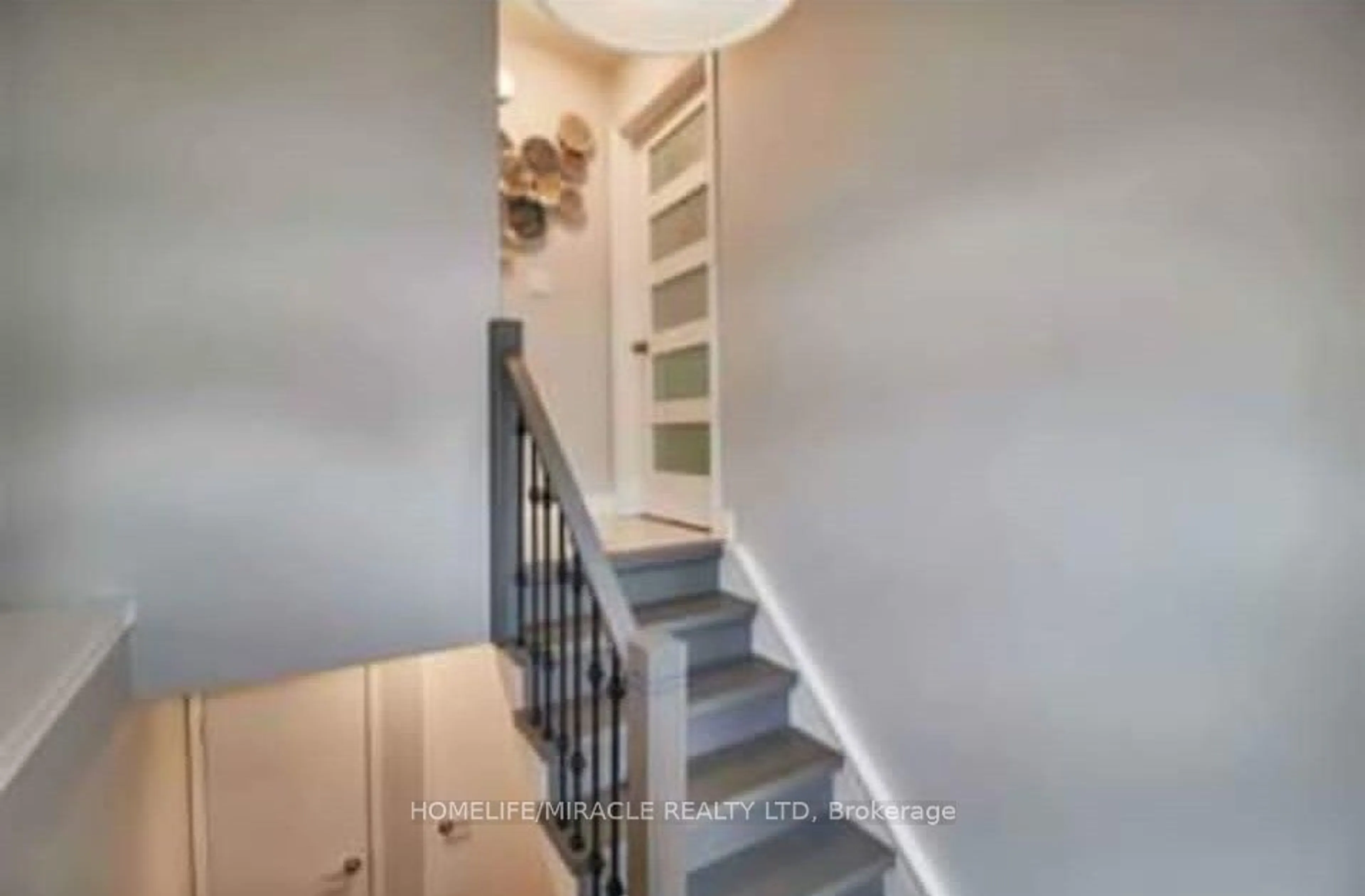 Stairs for 230 Taunton Rd, Oshawa Ontario L1G 3T3