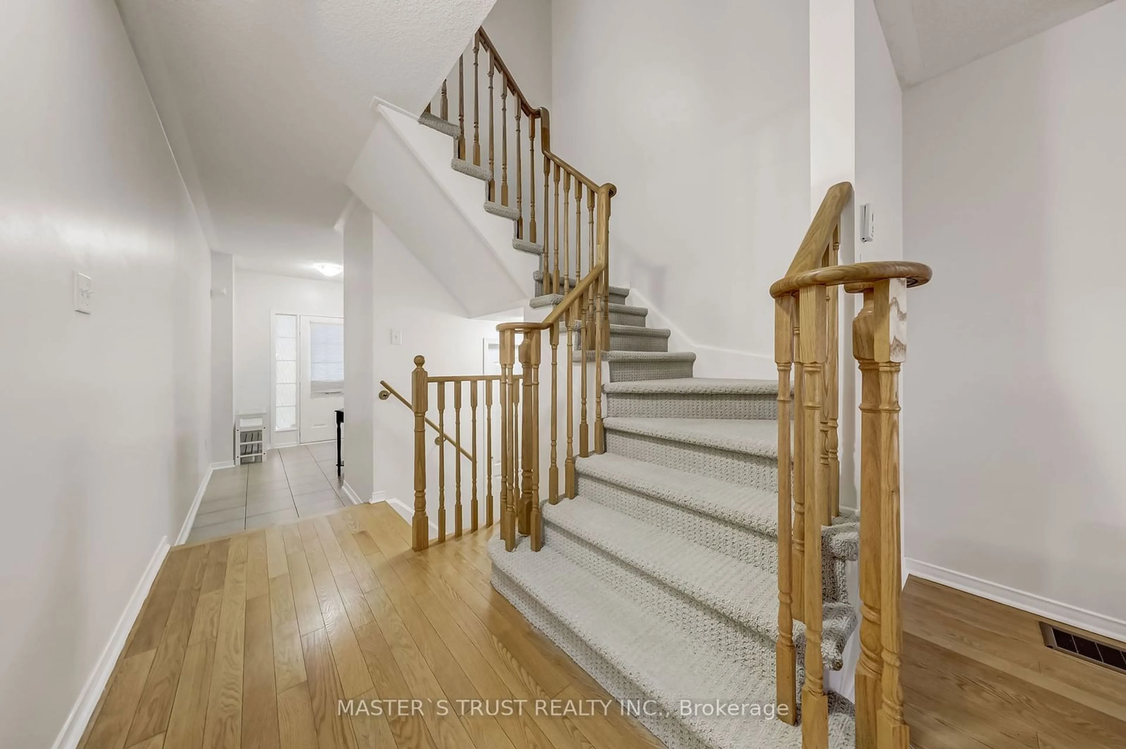 Stairs for 1621 Frolis St, Oshawa Ontario L1K 0L4