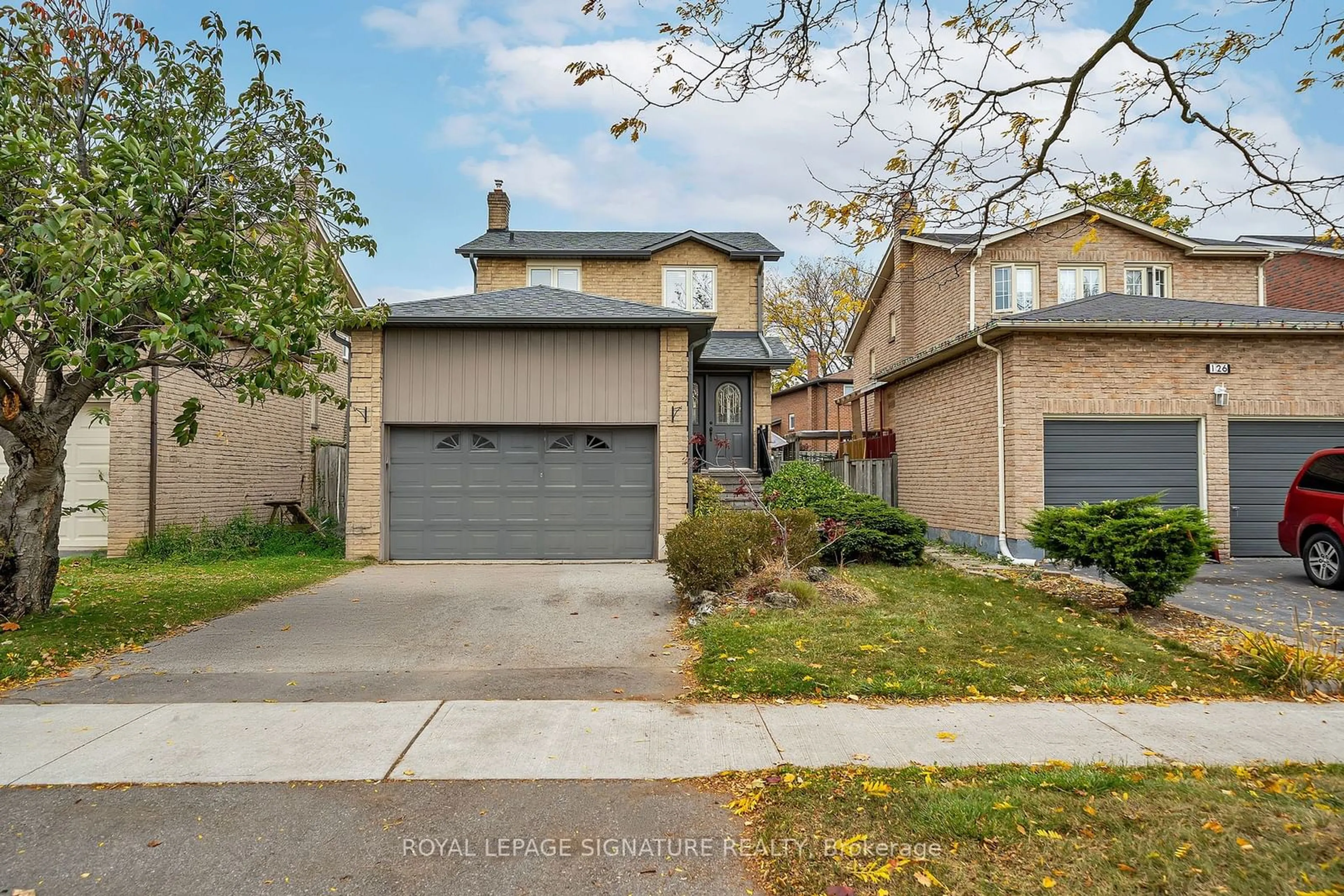 A pic from exterior of the house or condo, the street view for 124 Winter Gardens Tr, Toronto Ontario M1C 3N7