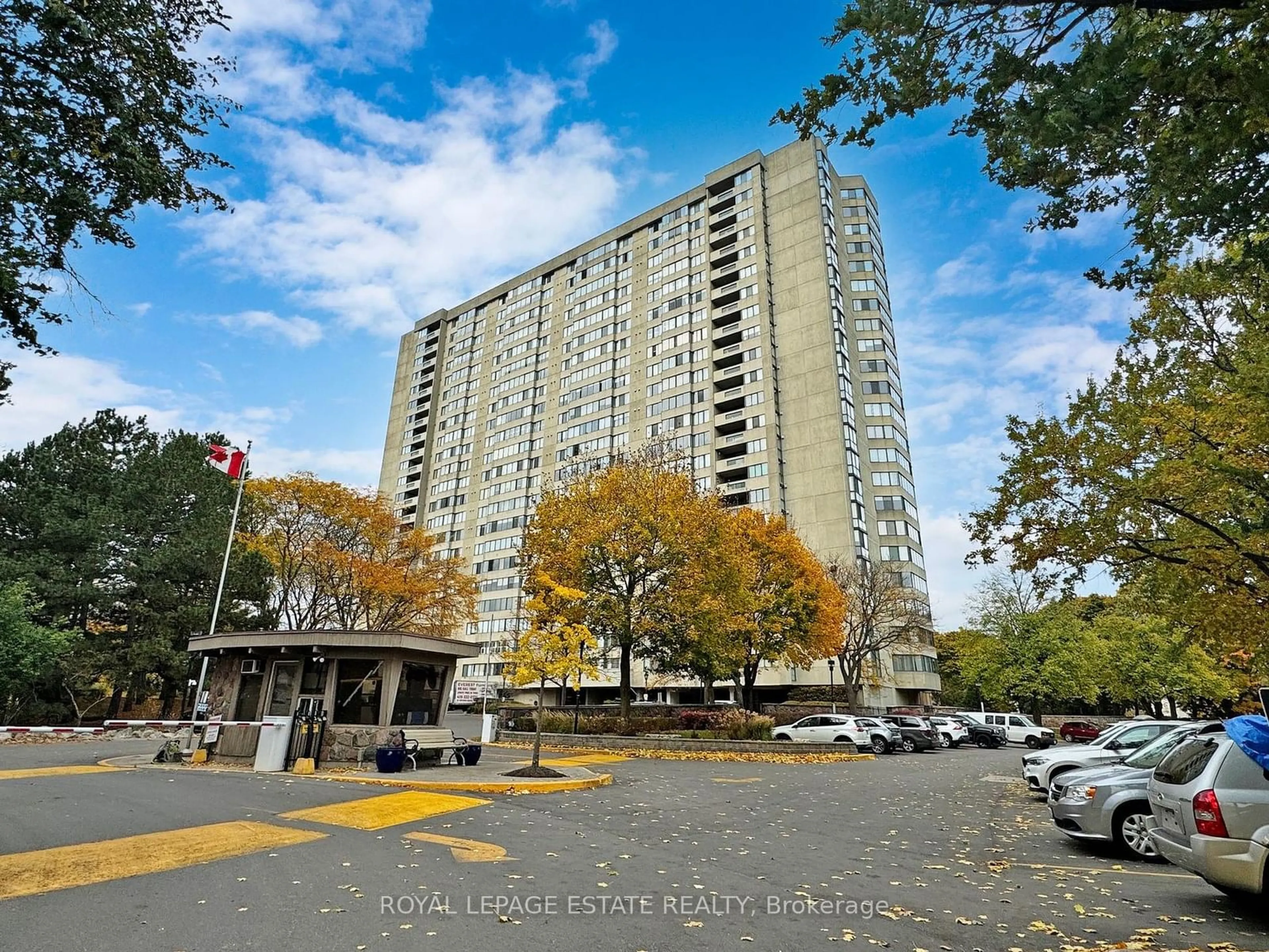 A pic from exterior of the house or condo, the front or back of building for 2350 Bridletowne Circ #1511, Toronto Ontario M1W 3E6