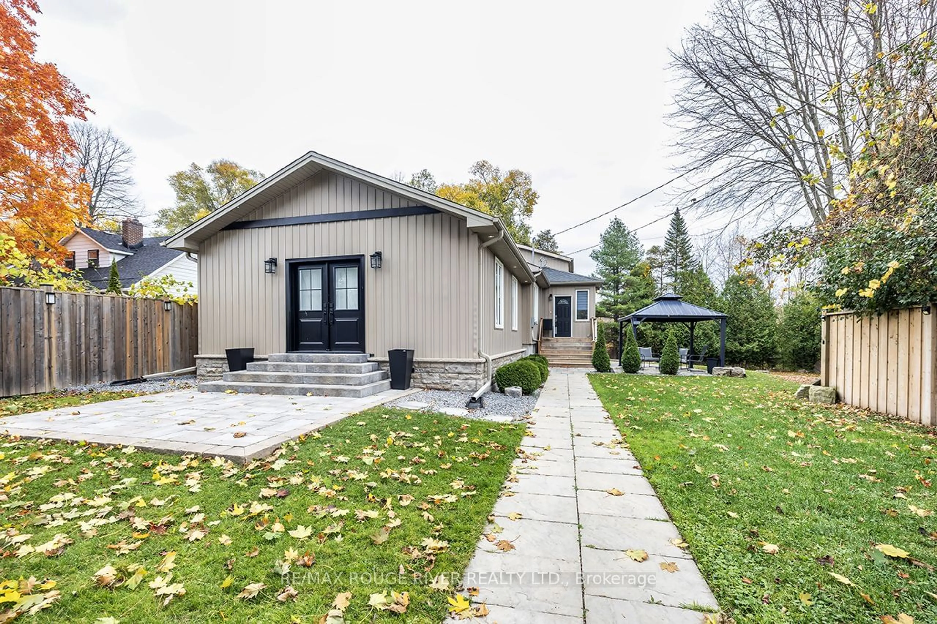 Frontside or backside of a home, cottage for 61 Townline Rd, Clarington Ontario L1E 2J3