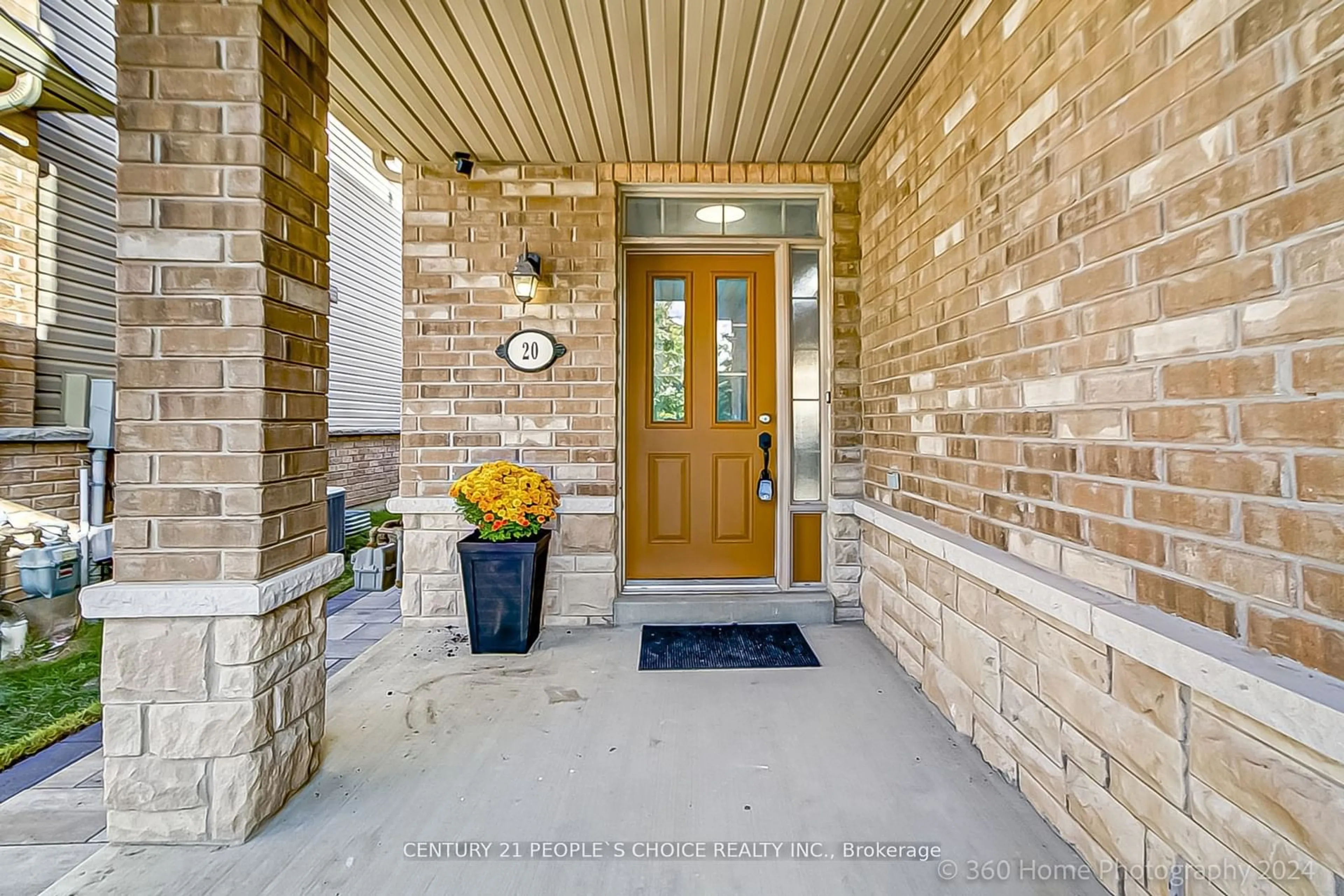 Indoor entryway, ceramic floors for 20 Horton St, Ajax Ontario L1Z 1E3