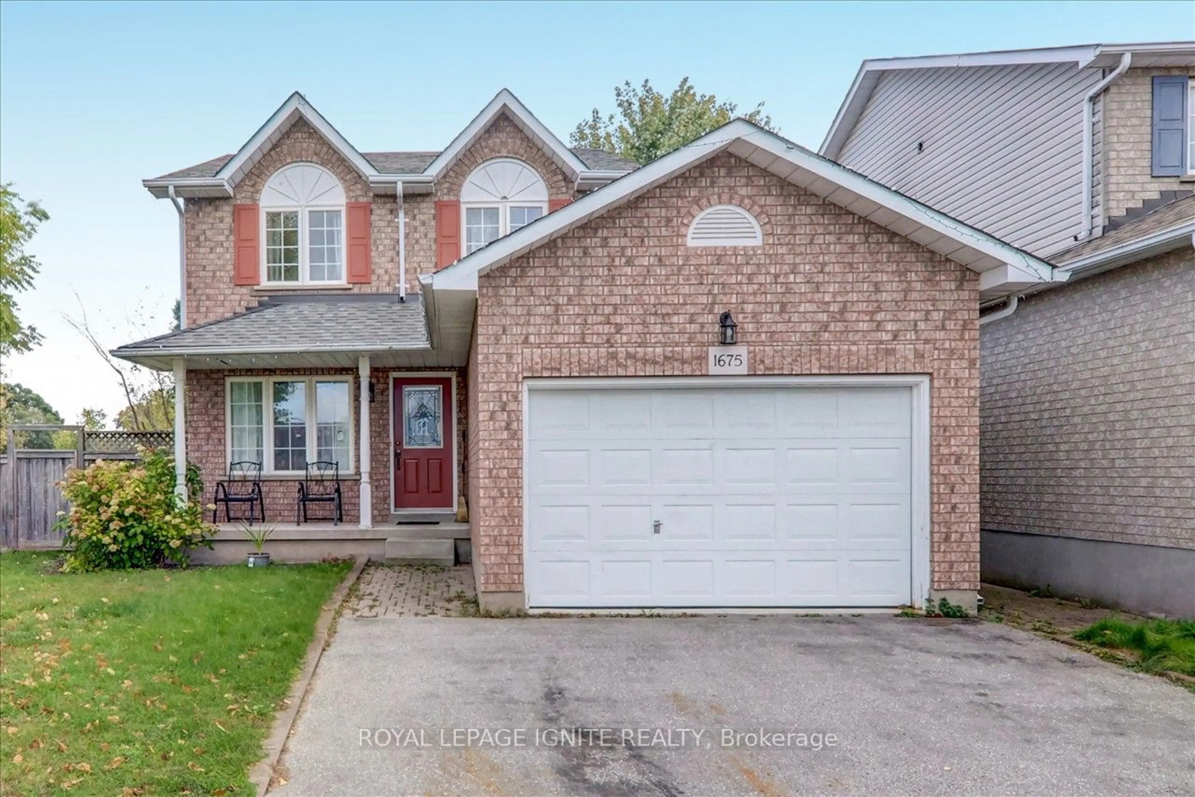 Frontside or backside of a home, the street view for 1675 Canadore Cres, Oshawa Ontario L1G 8A6