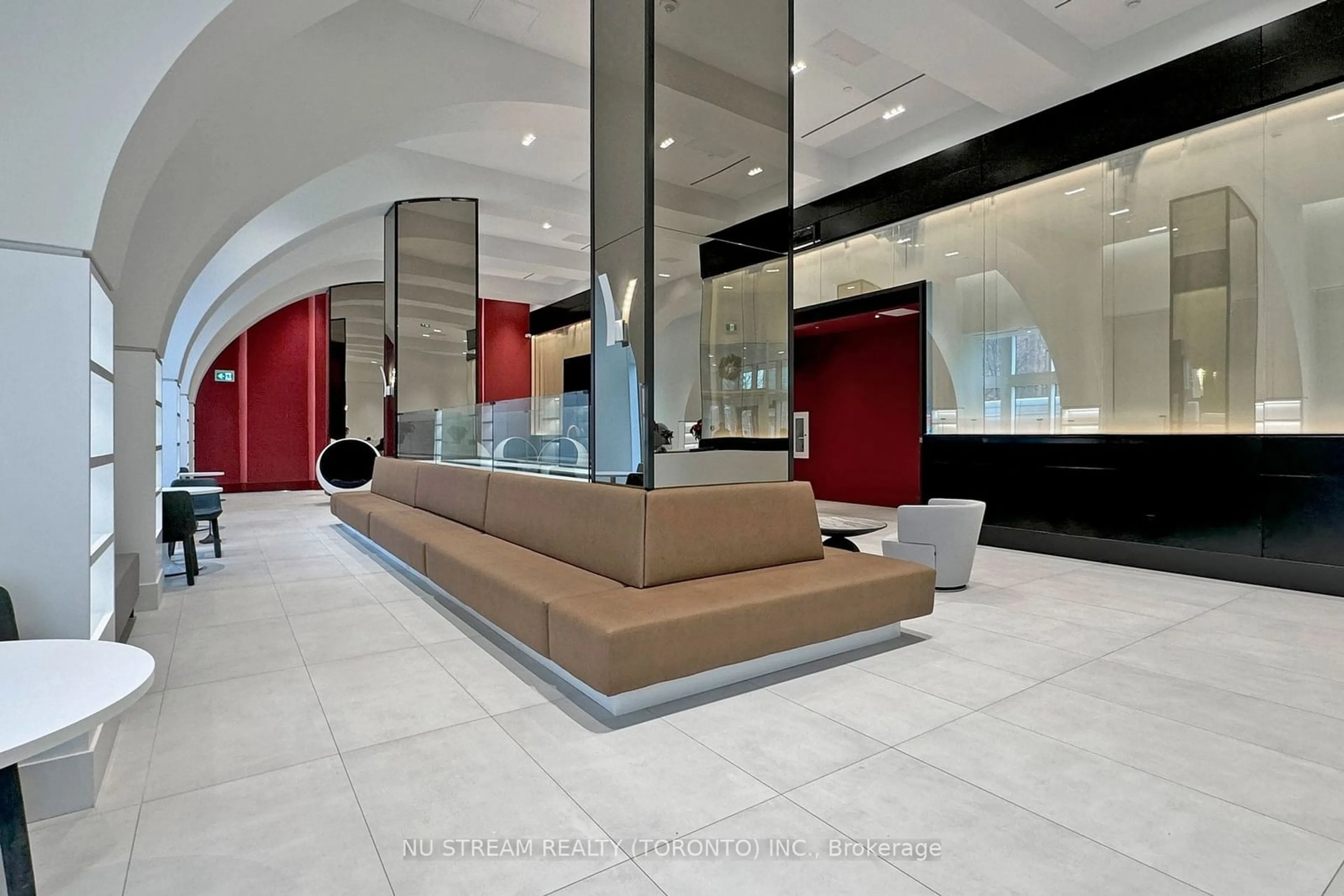 Indoor lobby, ceramic floors for 2031 Kennedy Rd #3022, Toronto Ontario M1T 0B8