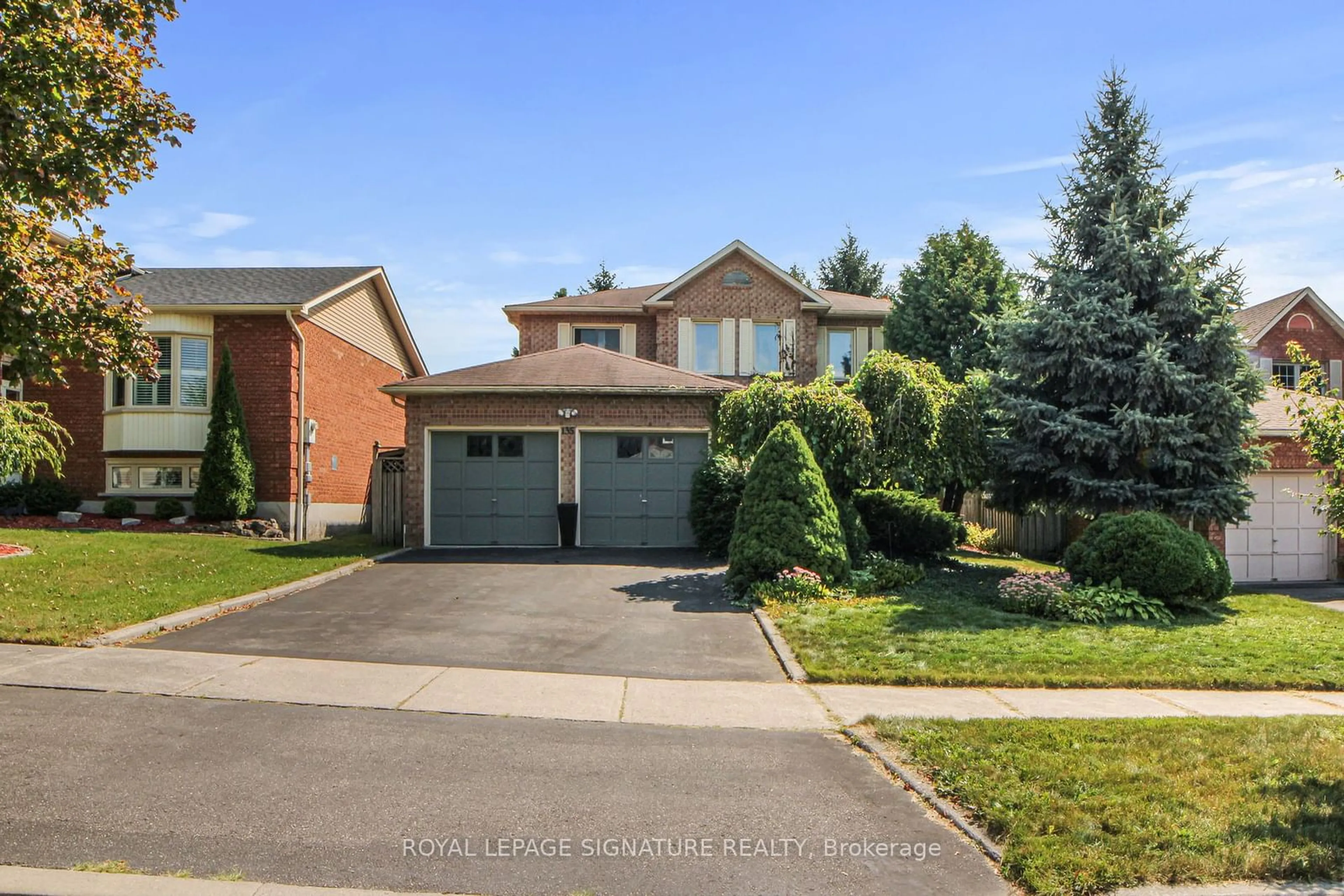 Frontside or backside of a home, the street view for 135 William Stephenson Dr, Whitby Ontario L1N 8V4