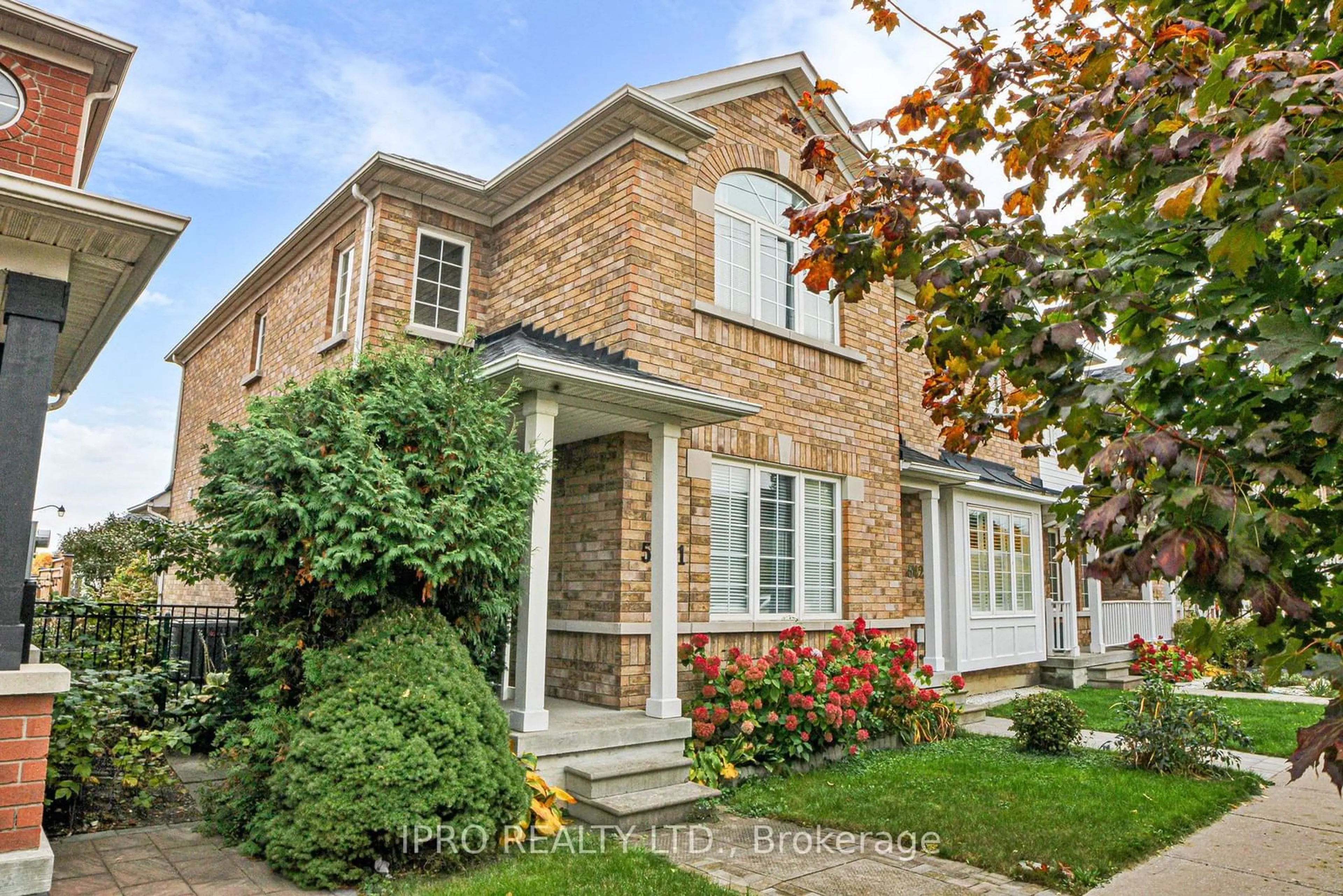 A pic from exterior of the house or condo, the street view for 5431 Lawrence Ave, Toronto Ontario M1C 5E9