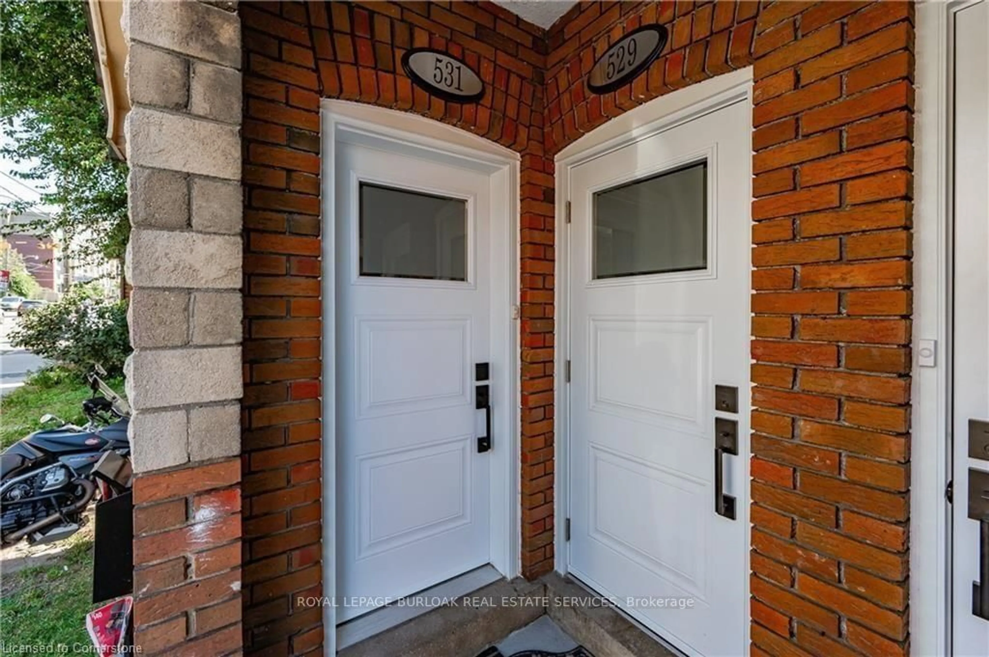 Indoor entryway, wood floors for 527 Kingston Rd, Toronto Ontario M4L 1V5