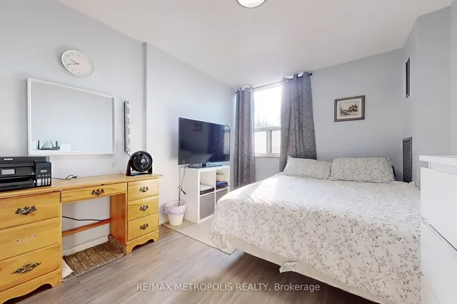 Additional property image - 4060 Lawrence Ave Unit 106