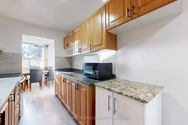 Additional property image - 4060 Lawrence Ave Unit 106