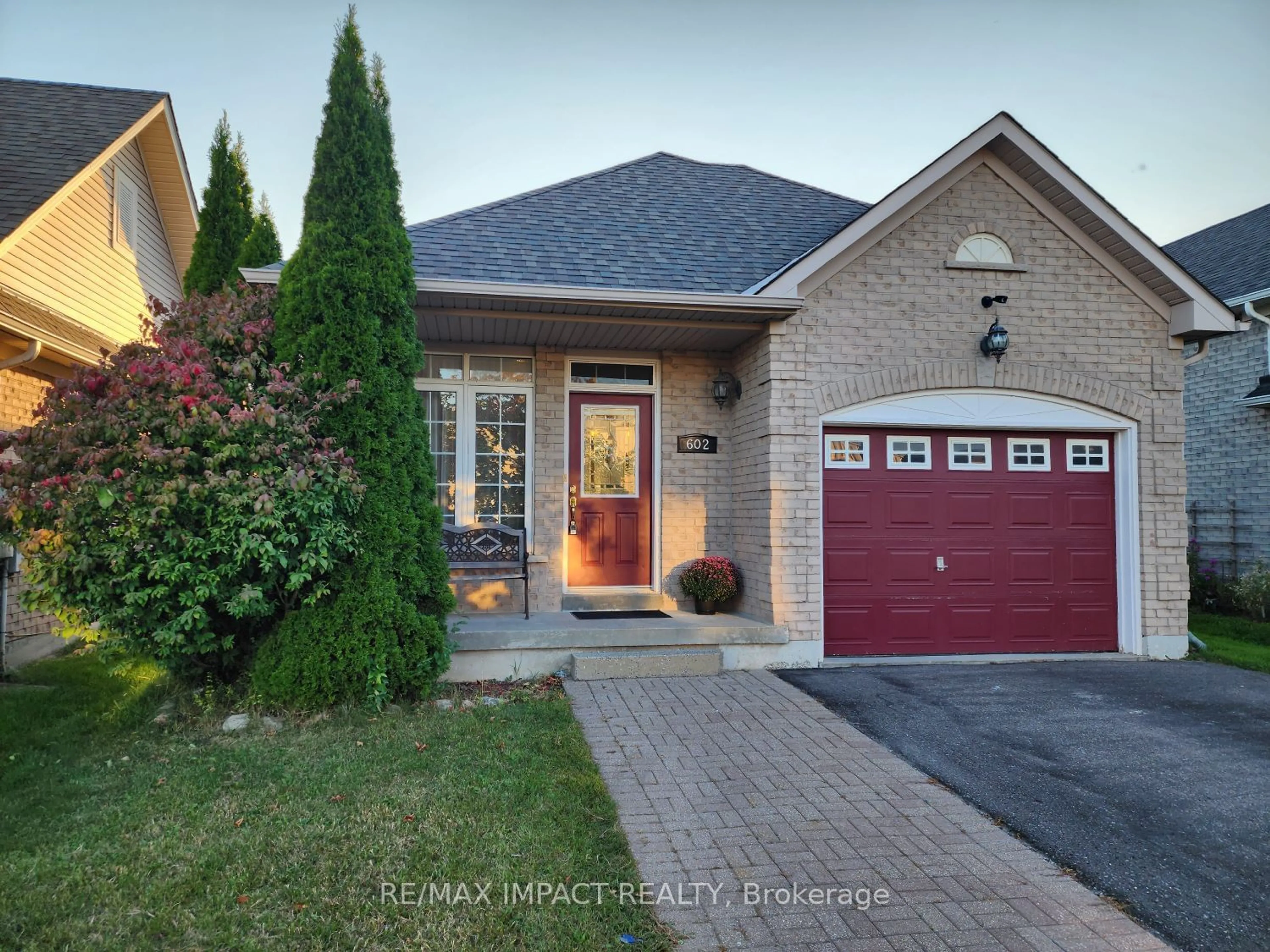 Home with brick exterior material for 602 ALDERSHOT Dr, Oshawa Ontario L1K 3B1