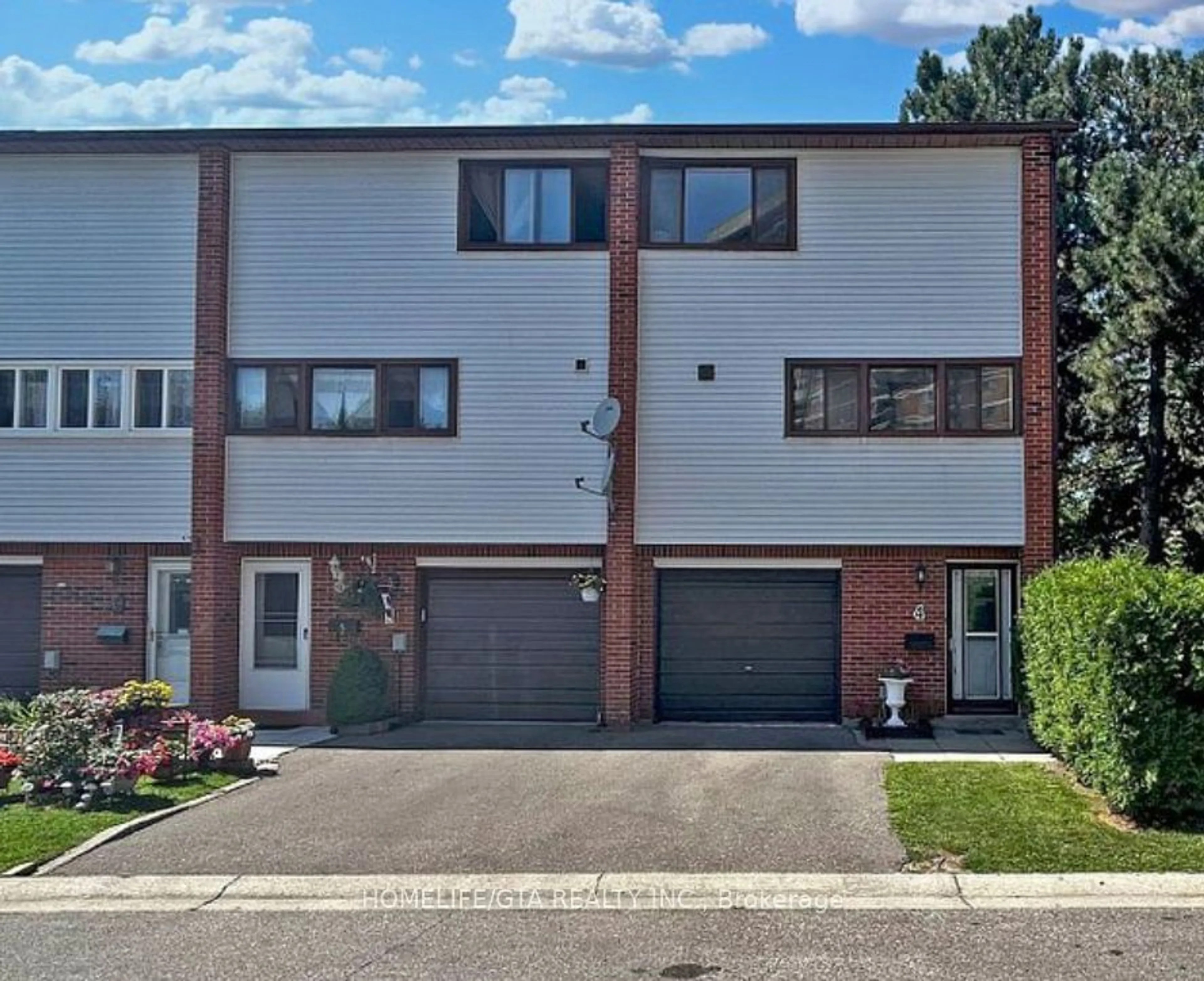 A pic from exterior of the house or condo, the street view for 26 Wingarden Crt #5, Toronto Ontario M1B 2K2