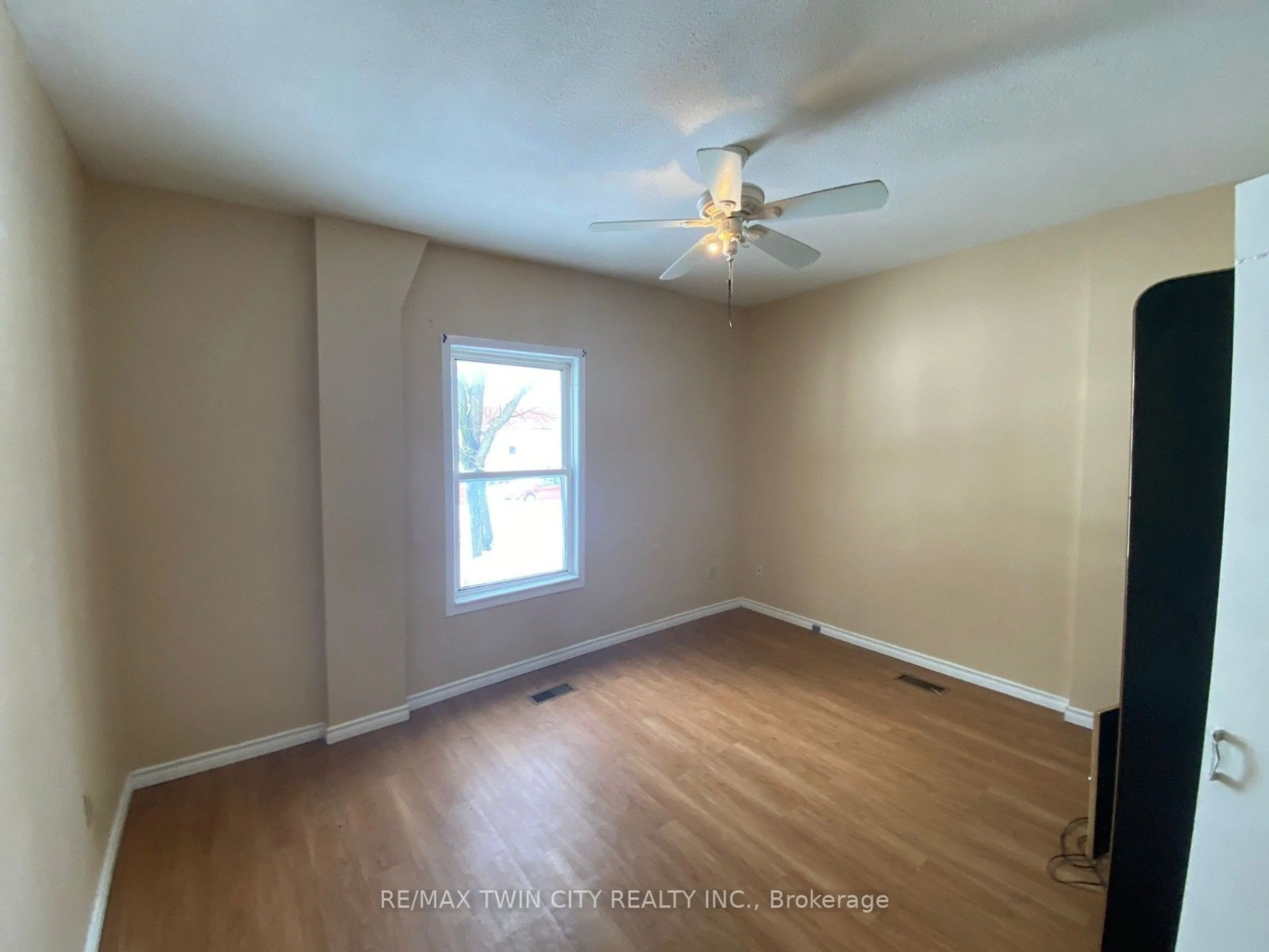 A pic of a room, unknown floor for 15/17 Lloyd St, Oshawa Ontario L1H 1X2