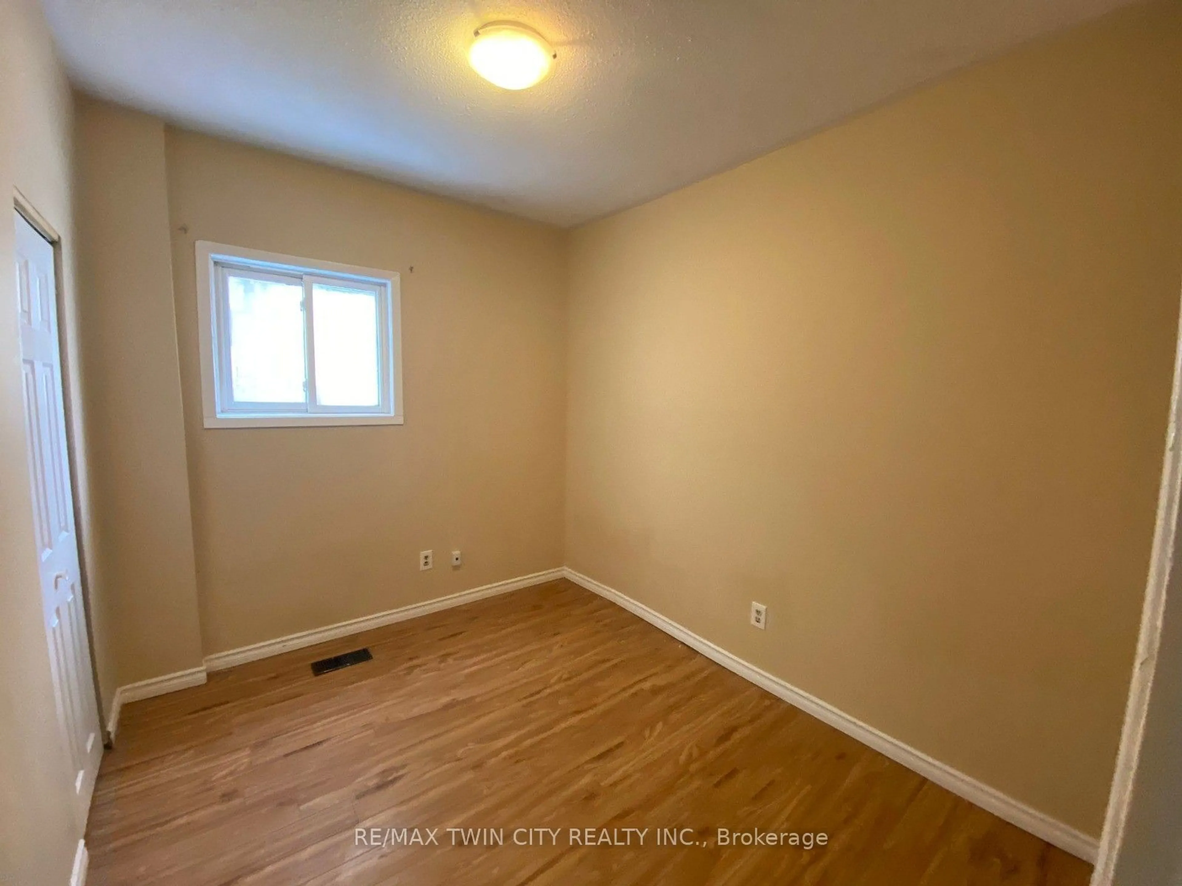 A pic of a room, not visible floor for 15/17 Lloyd St, Oshawa Ontario L1H 1X2