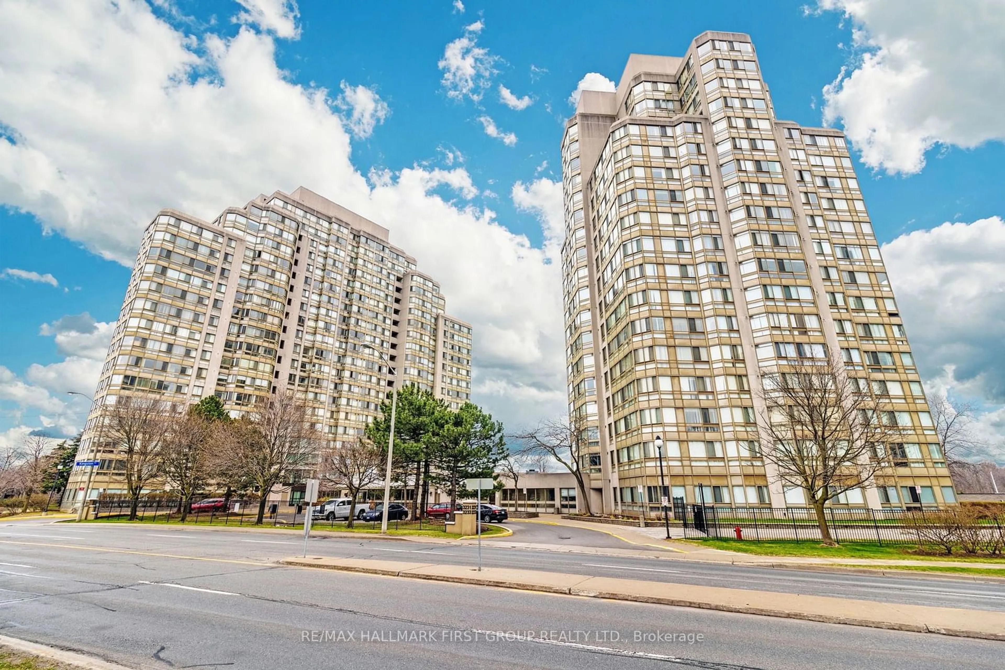 A pic from exterior of the house or condo, the street view for 3233 Eglinton Ave #1811, Toronto Ontario M1J 3N6