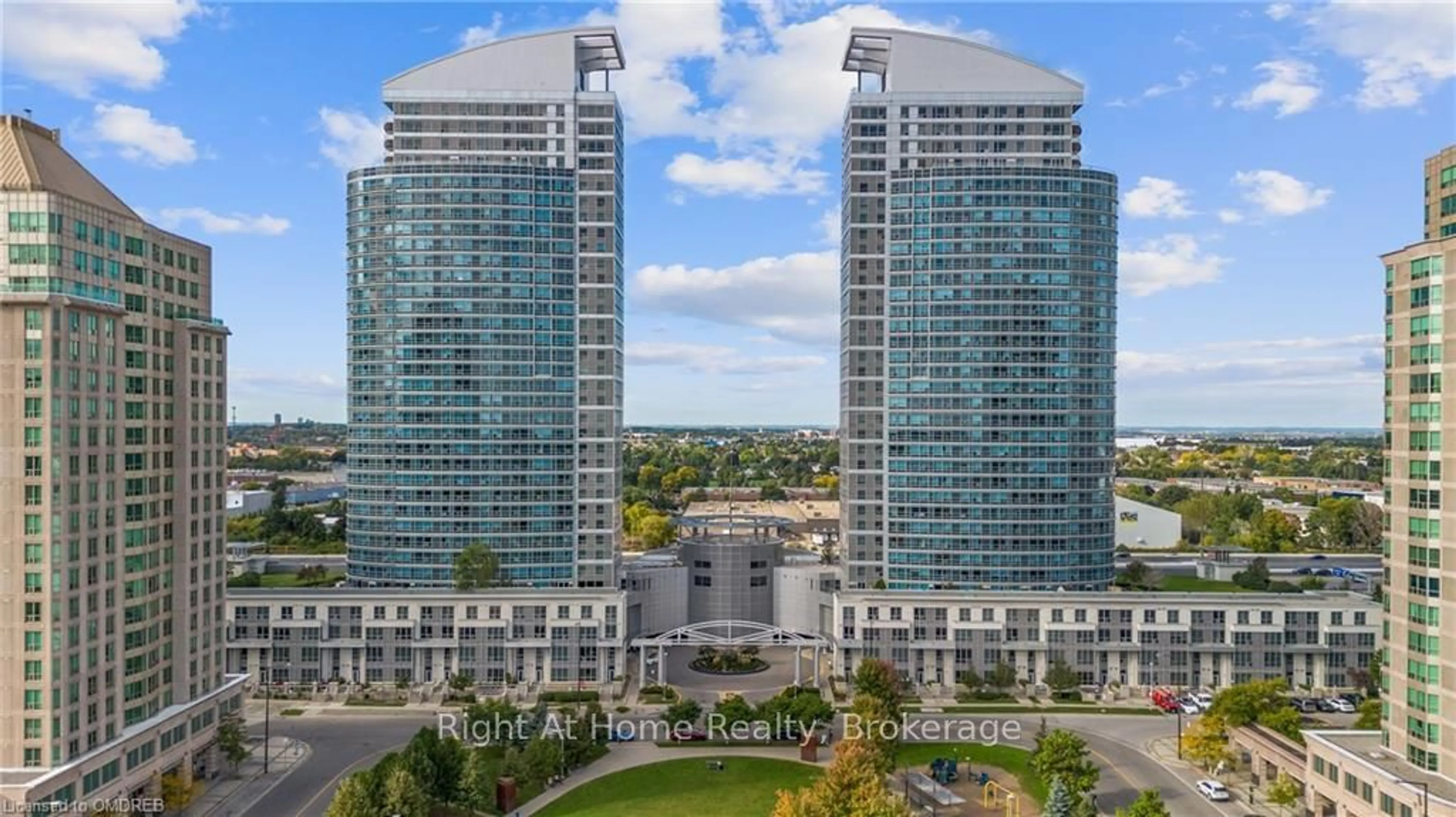 A pic from exterior of the house or condo, the view of city buildings for 36 LEE CENTRE Dr #1601, Toronto Ontario M1H 3K2