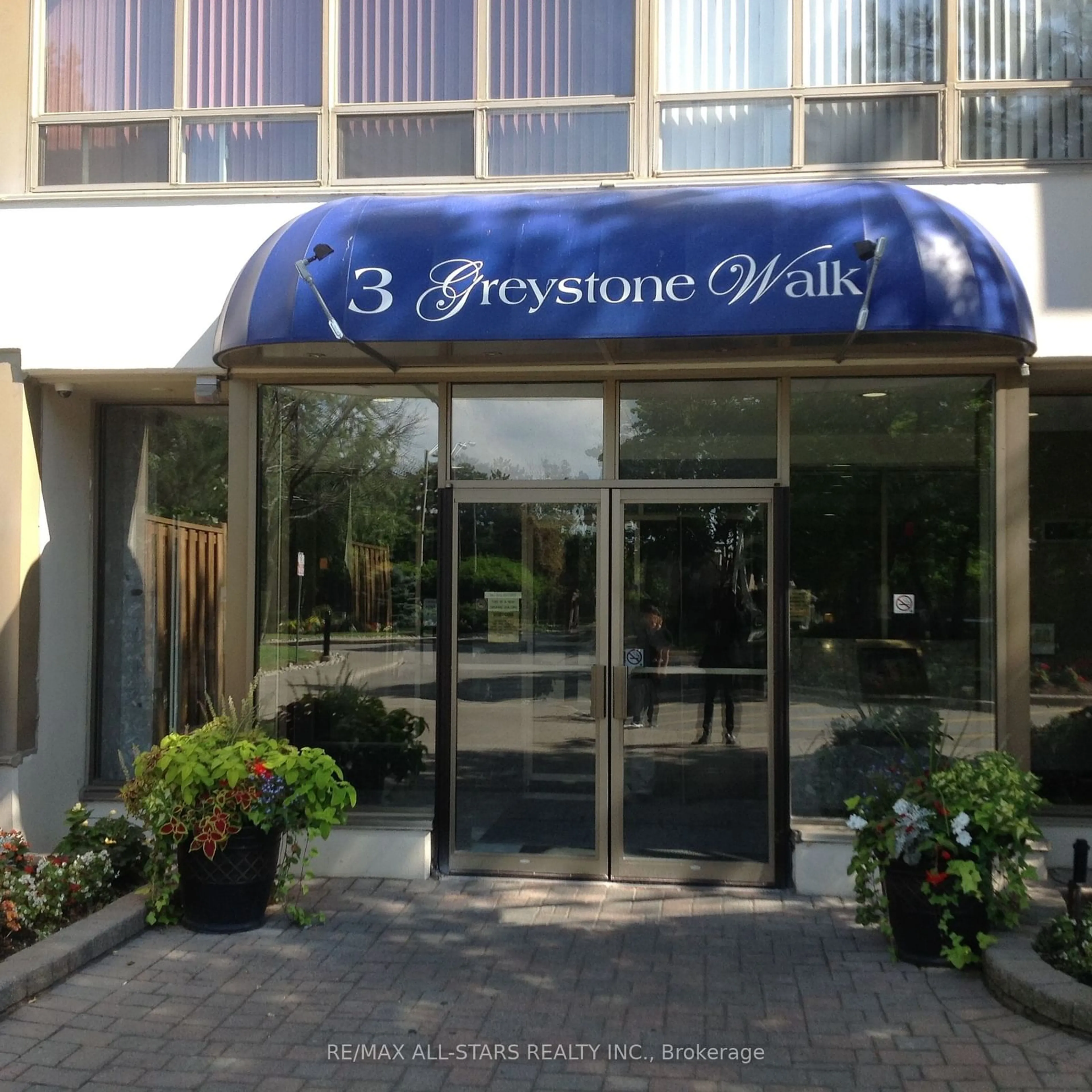 Indoor foyer for 3 Greystone Walk Dr #332, Toronto Ontario M1K 5J4