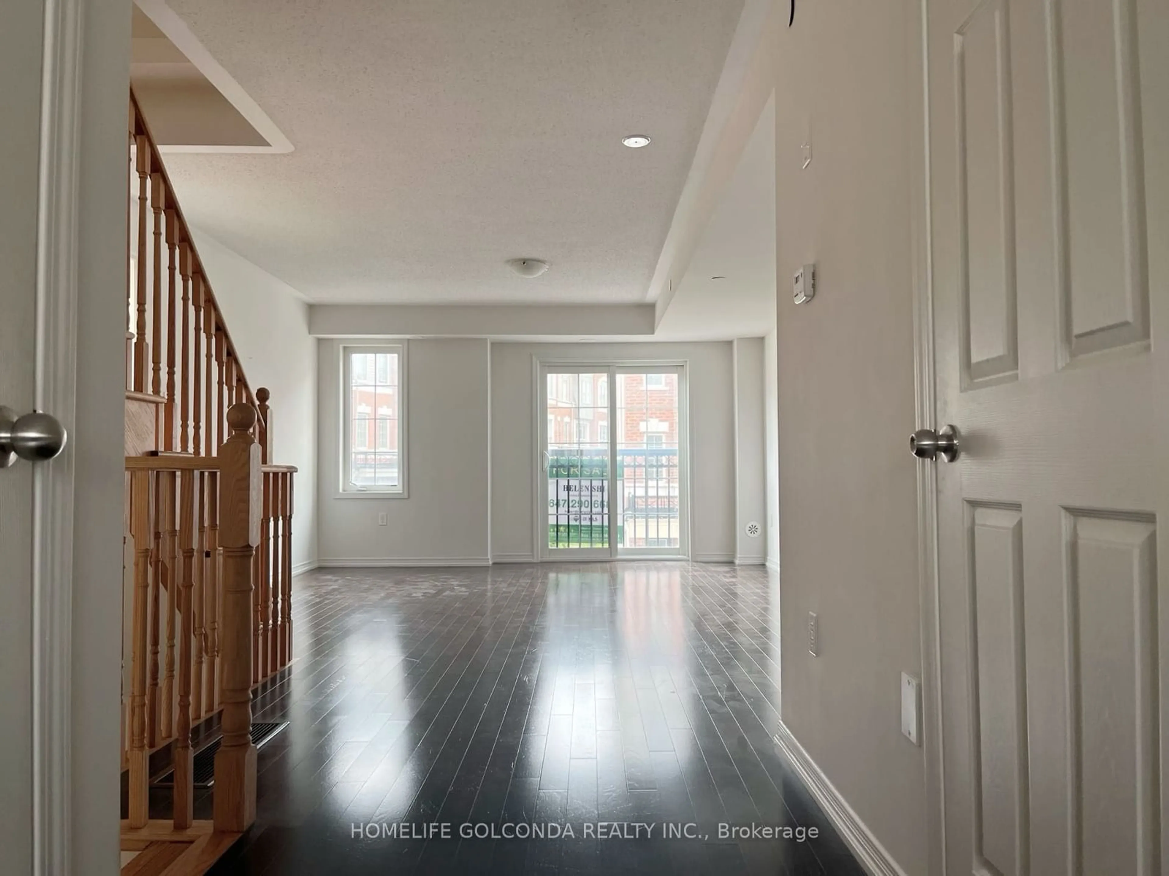 Indoor entryway, wood floors for 41 Icy Note Path #395, Oshawa Ontario L1L 0L1