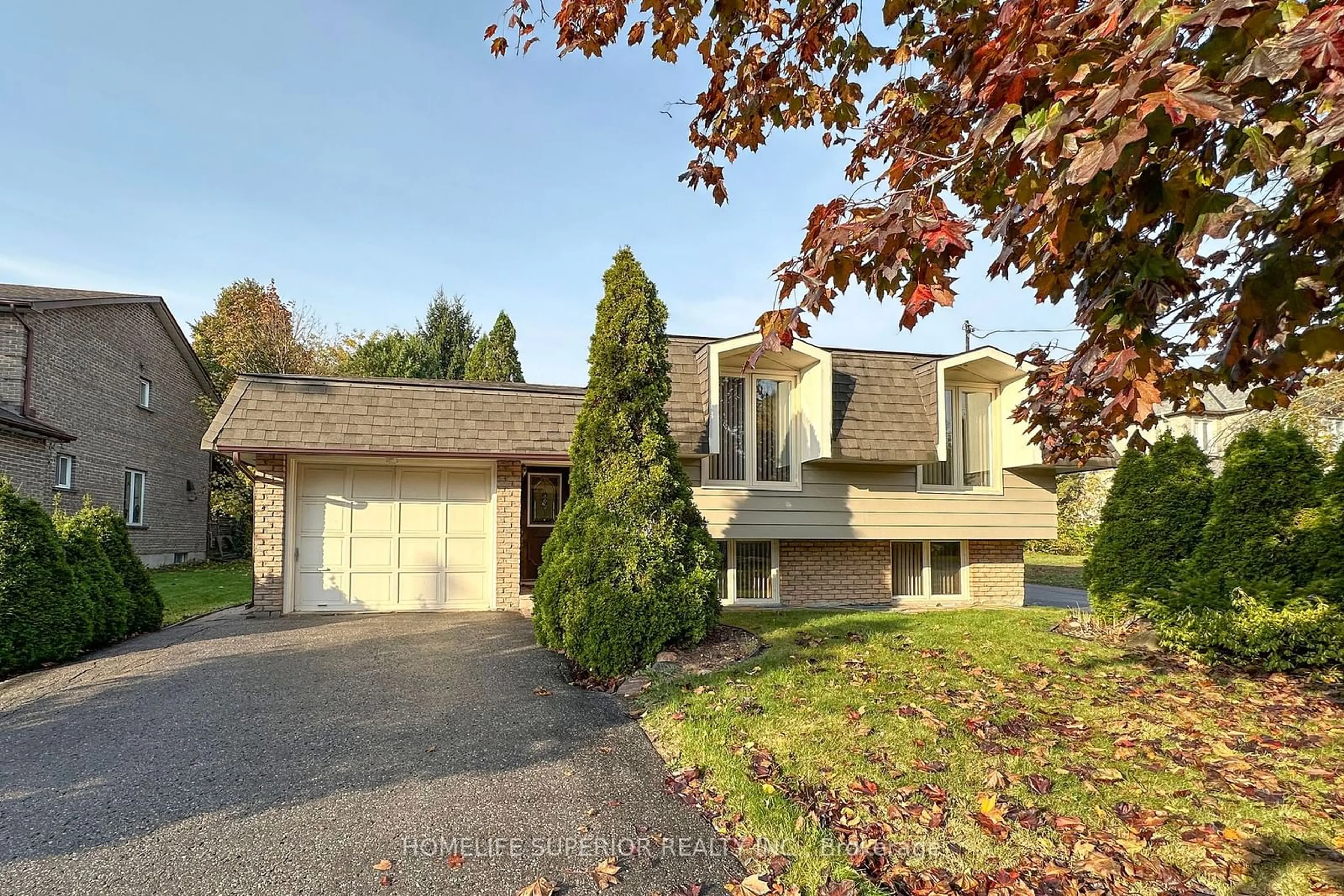 A pic from exterior of the house or condo, the street view for 1946 Spruce Hill Rd, Pickering Ontario L1V 1S7