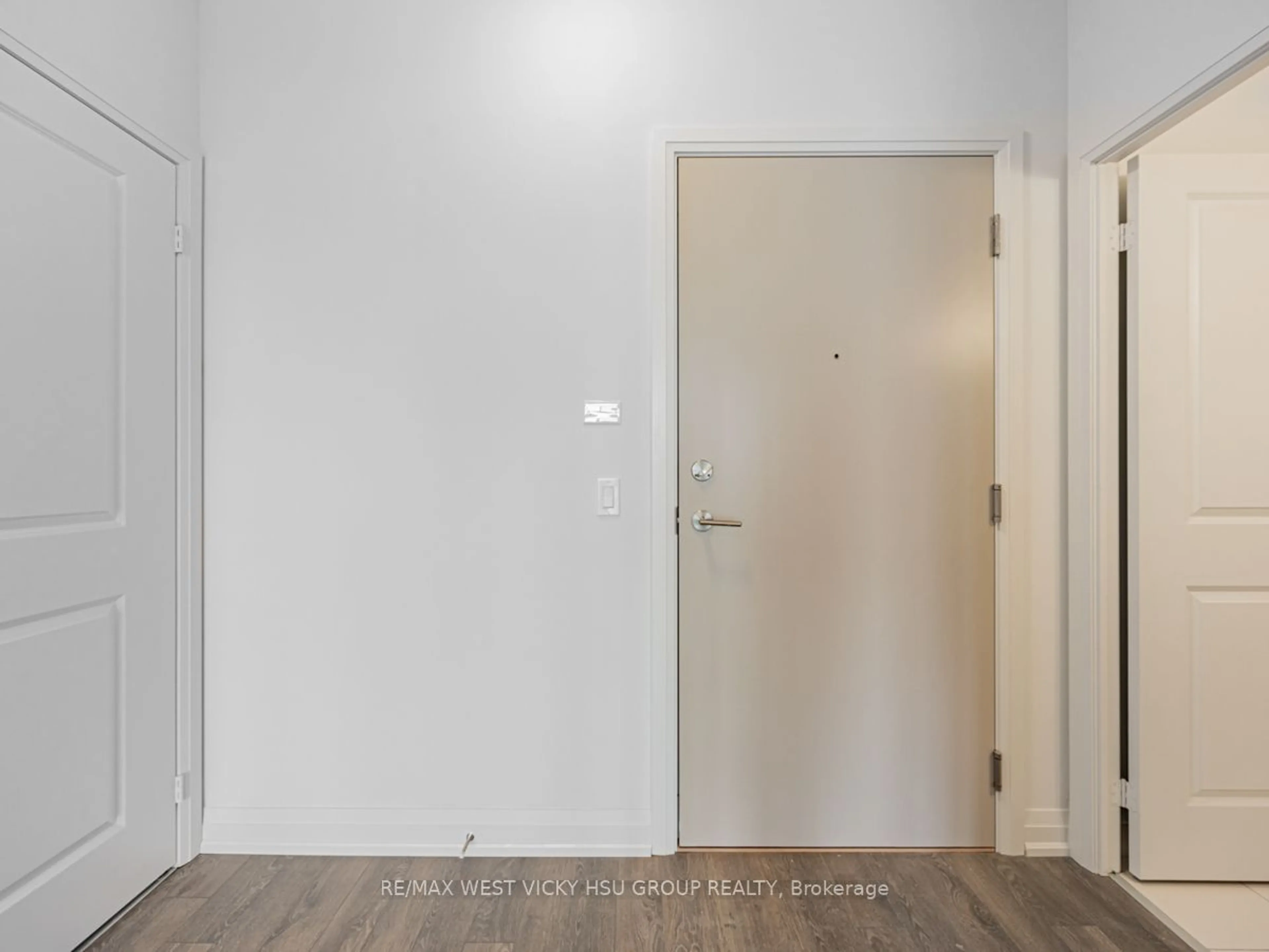 Indoor entryway, not visible floor for 10 Meadowglen Pl #1008, Toronto Ontario M1G 0A9