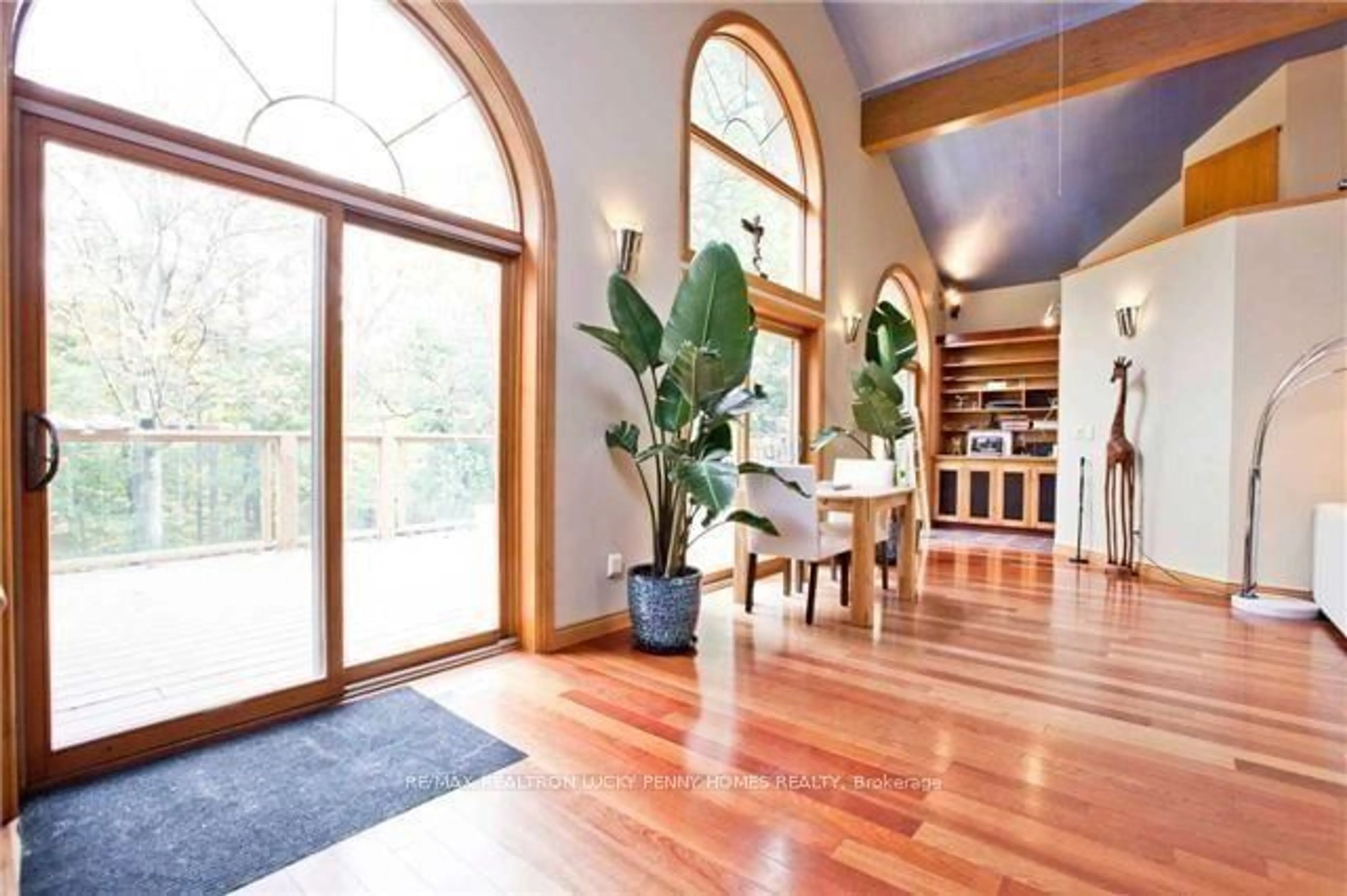 Indoor entryway, wood floors for 51 Pine Ridge Dr, Toronto Ontario M1M 2X6