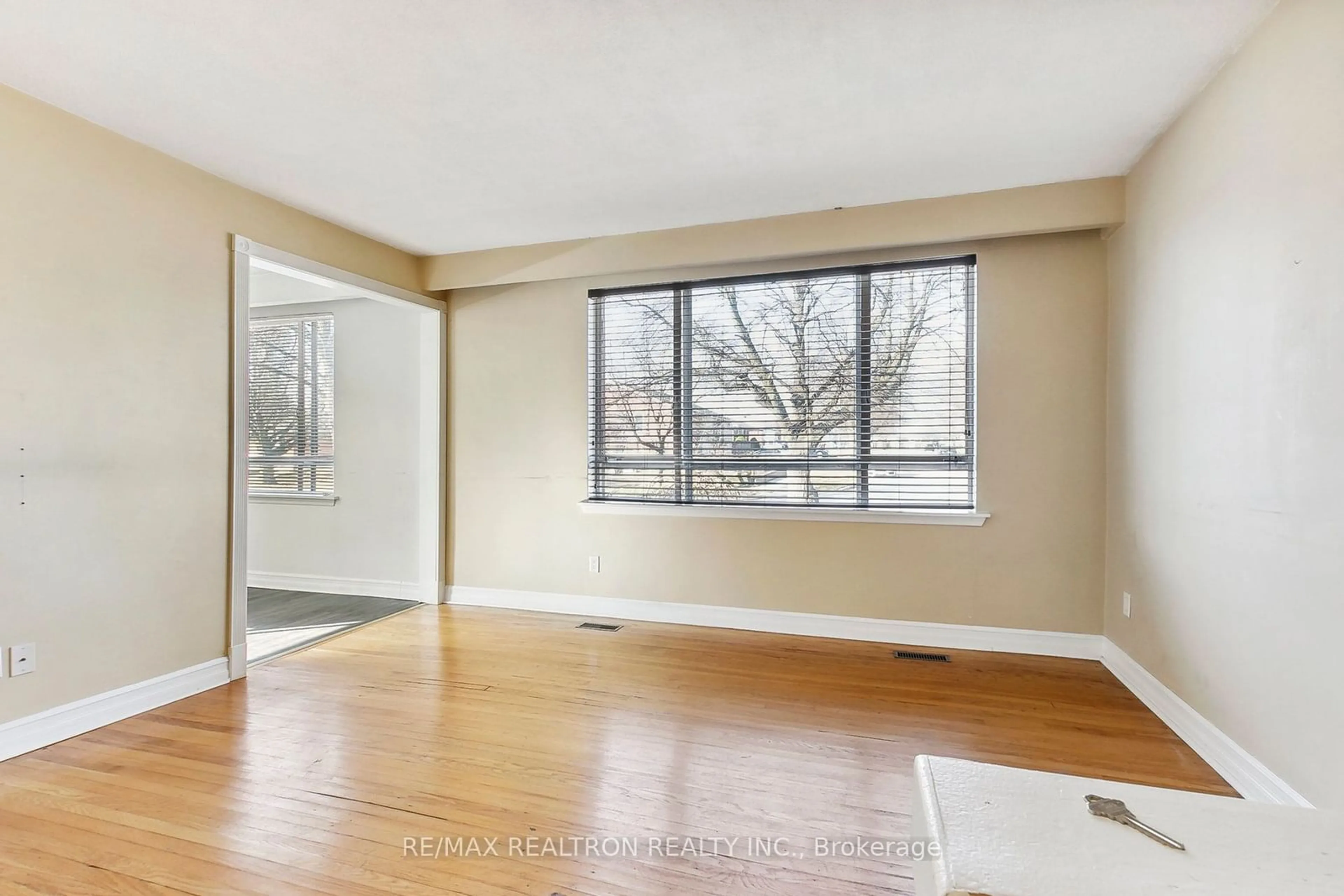 A pic of a room, wood floors for 139 Pandora Circ, Toronto Ontario M1H 1V8