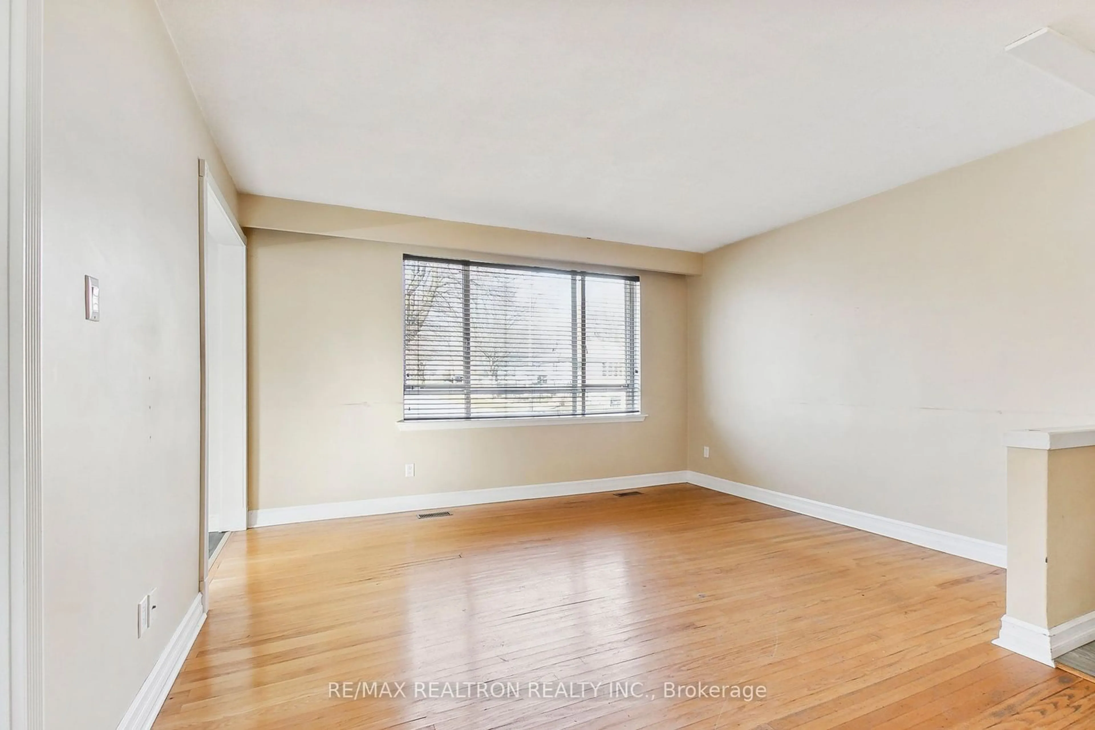 A pic of a room, wood floors for 139 Pandora Circ, Toronto Ontario M1H 1V8