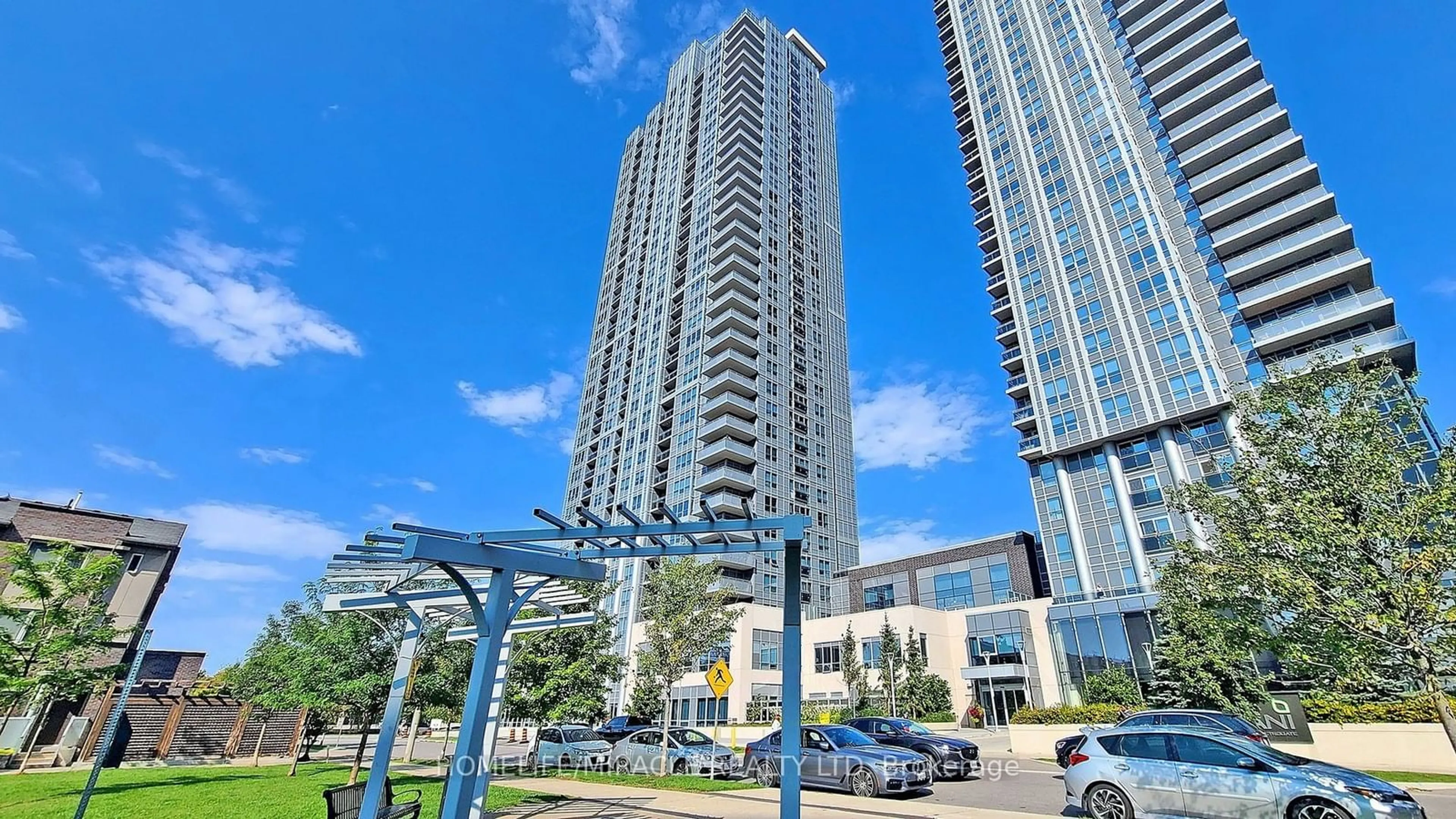 A pic from exterior of the house or condo, the street view for 275 Village Green Sq #718, Toronto Ontario M1S 0L8