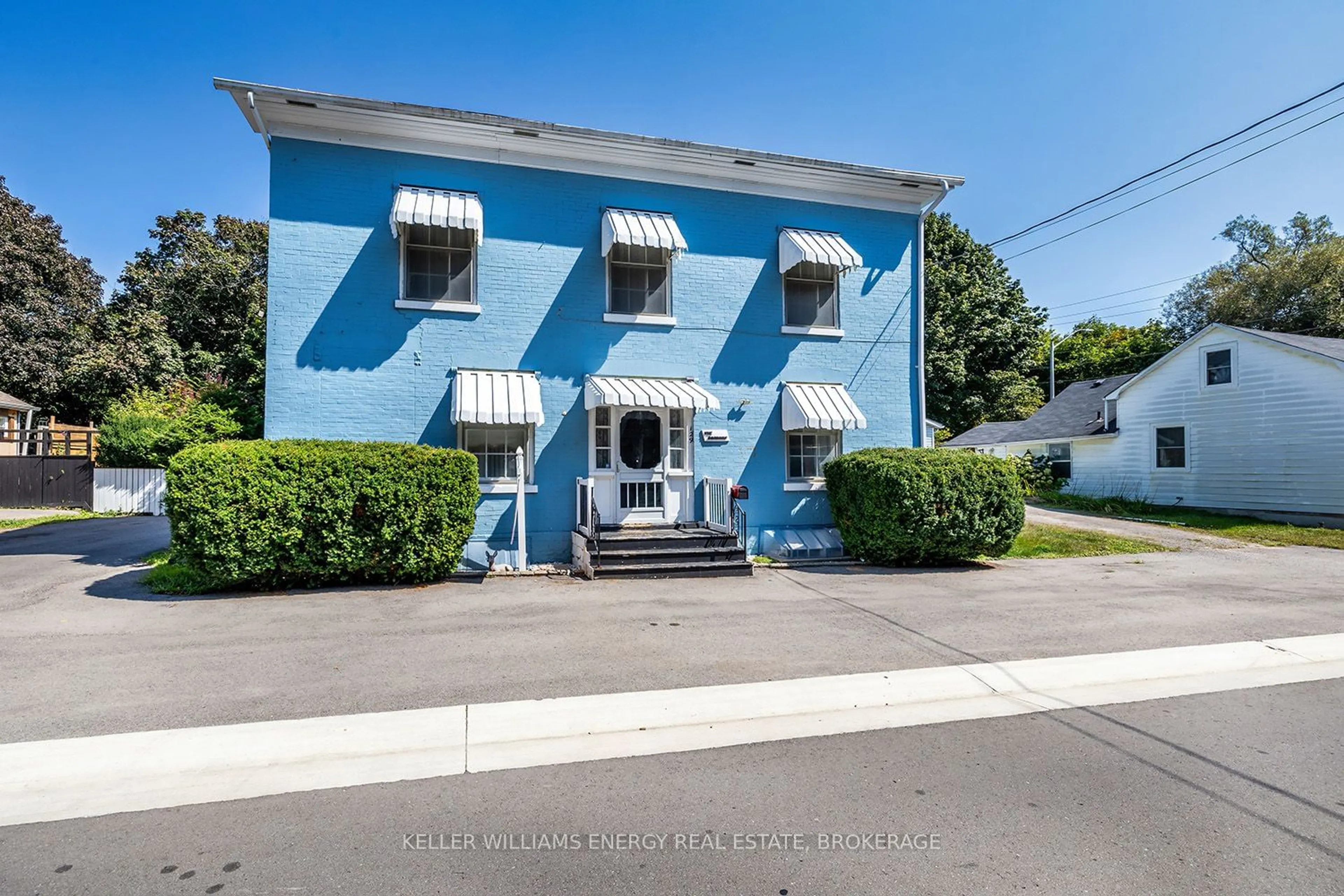 A pic from exterior of the house or condo, the front or back of building for 129 North St, Clarington Ontario L1B 1H9