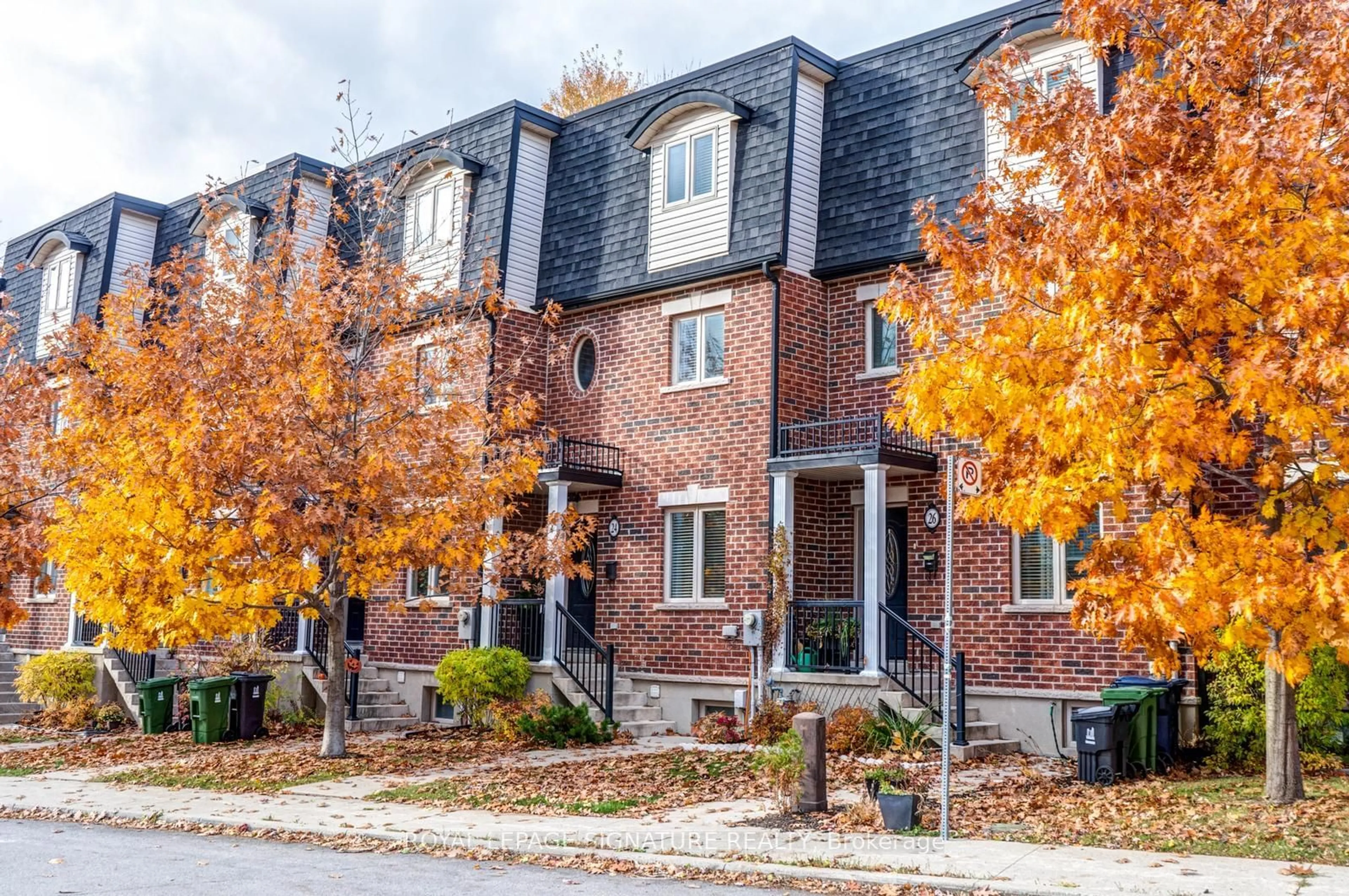 Home with brick exterior material for 24 Coventry St, Toronto Ontario M1L 0H1