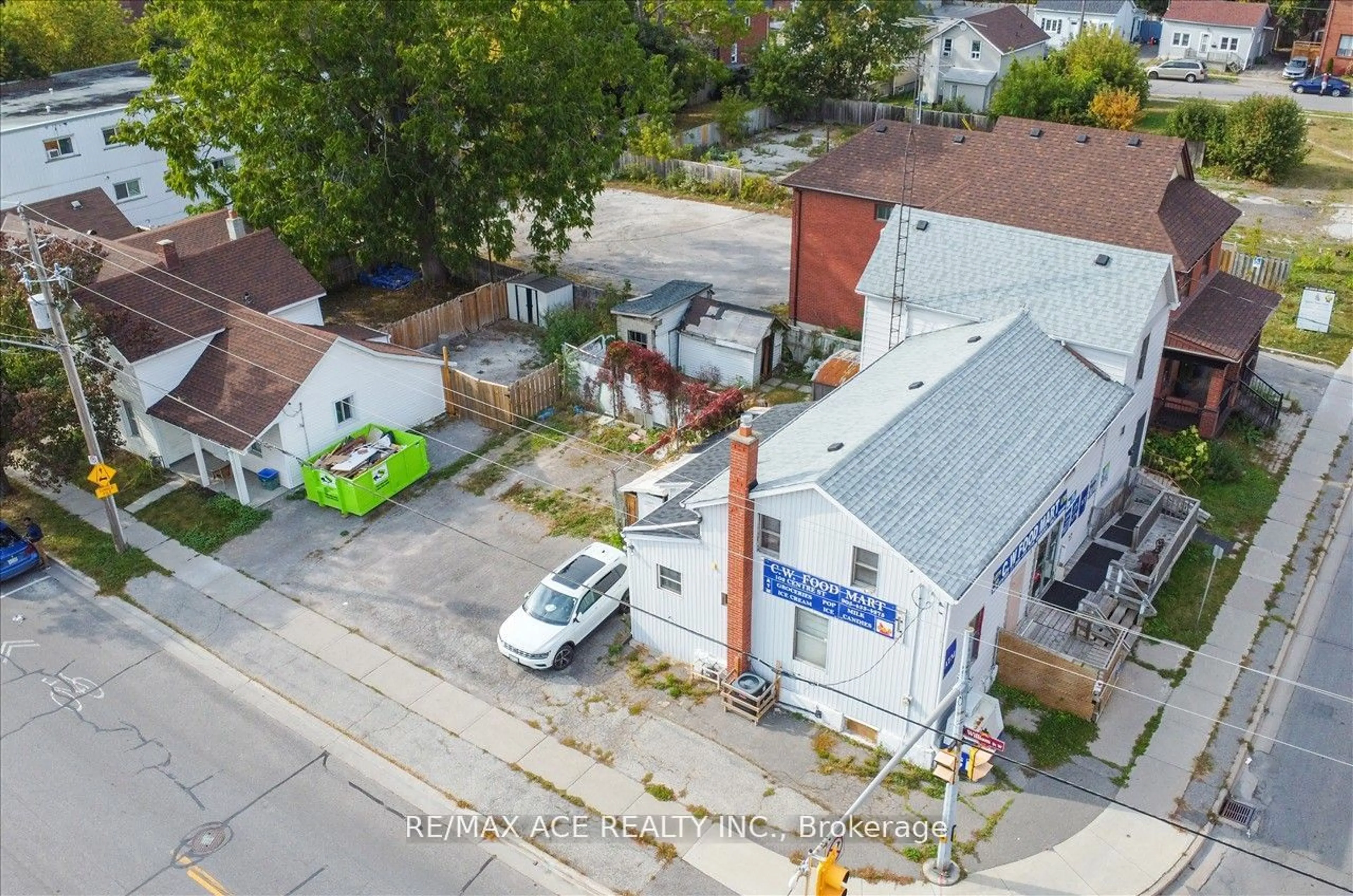 A pic from exterior of the house or condo, the street view for 102 Centre St, Oshawa Ontario L1G 4B8