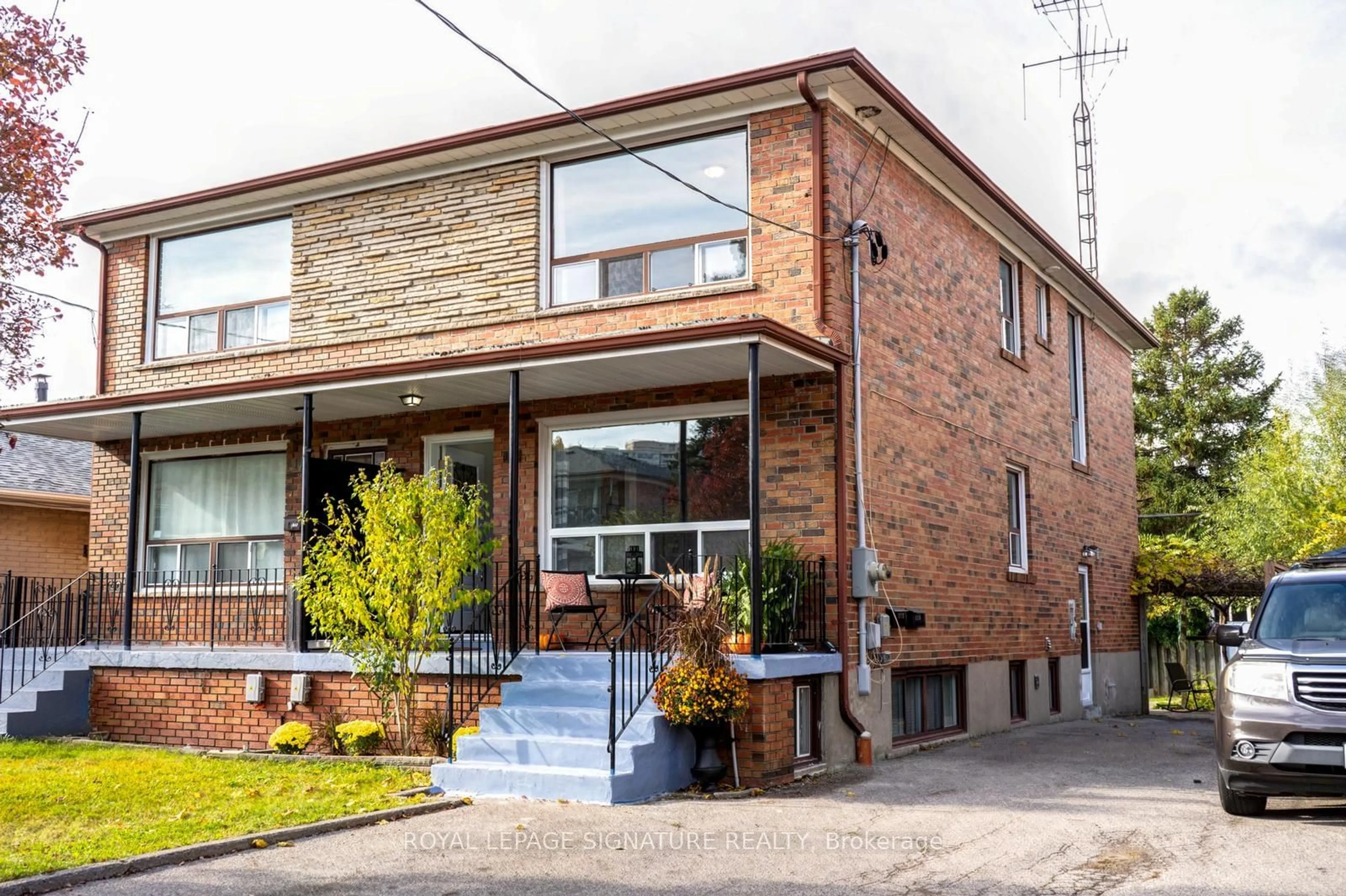 Home with brick exterior material for 112 Laurel Ave, Toronto Ontario M1K 3J9