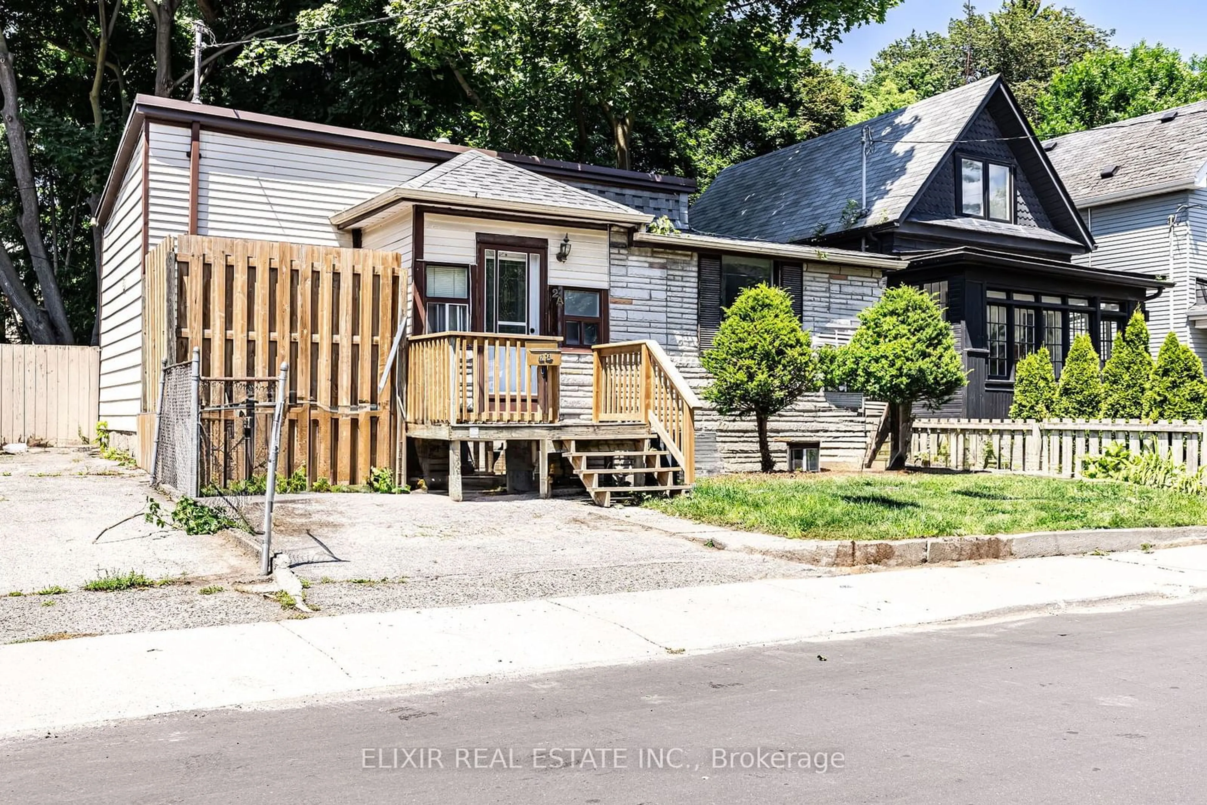 Frontside or backside of a home, cottage for 2A Battenberg Ave, Toronto Ontario M4L 1J8