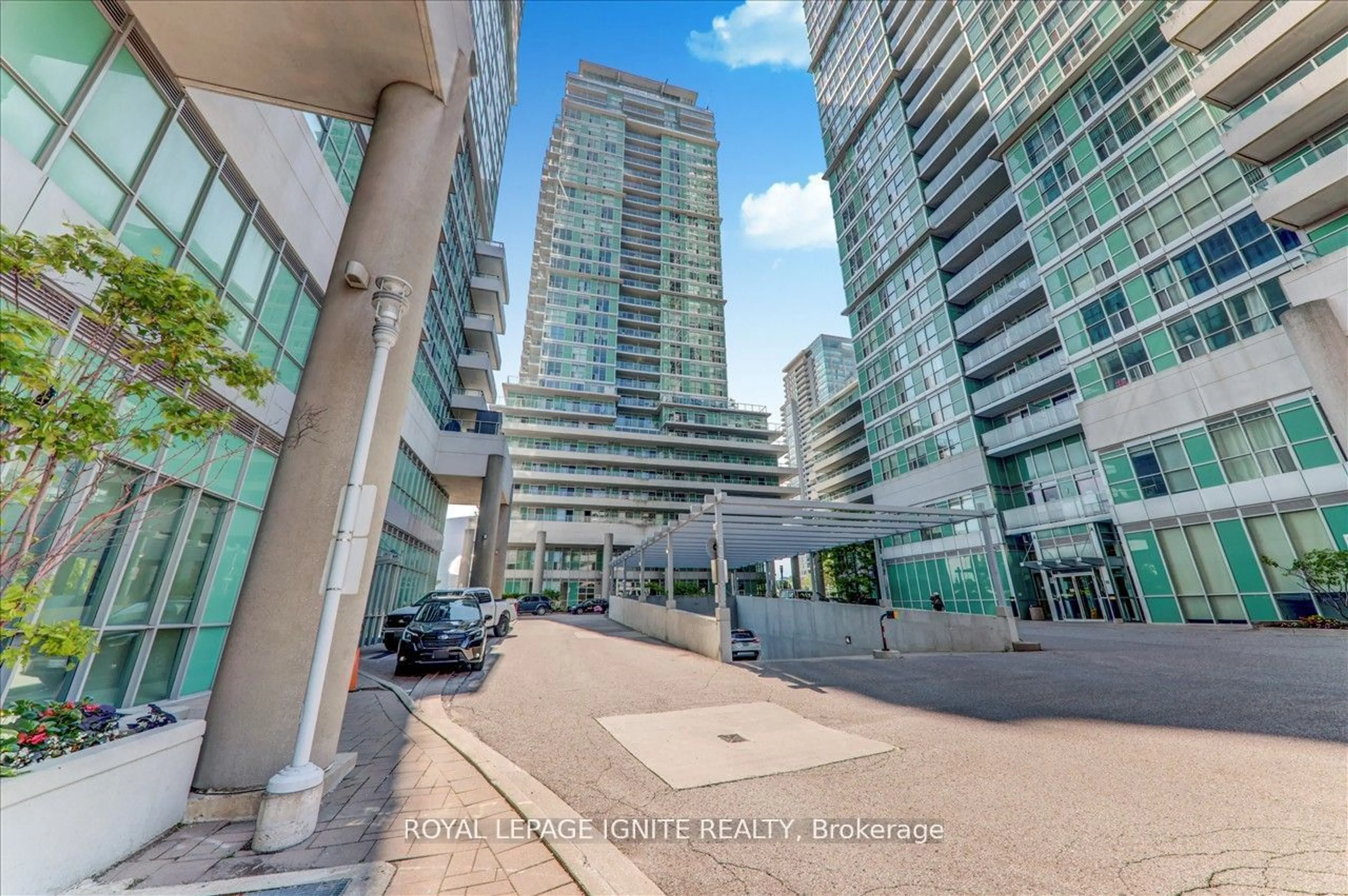 A pic from exterior of the house or condo, the street view for 60 Town Centre Crt #306, Toronto Ontario M1P 0B1