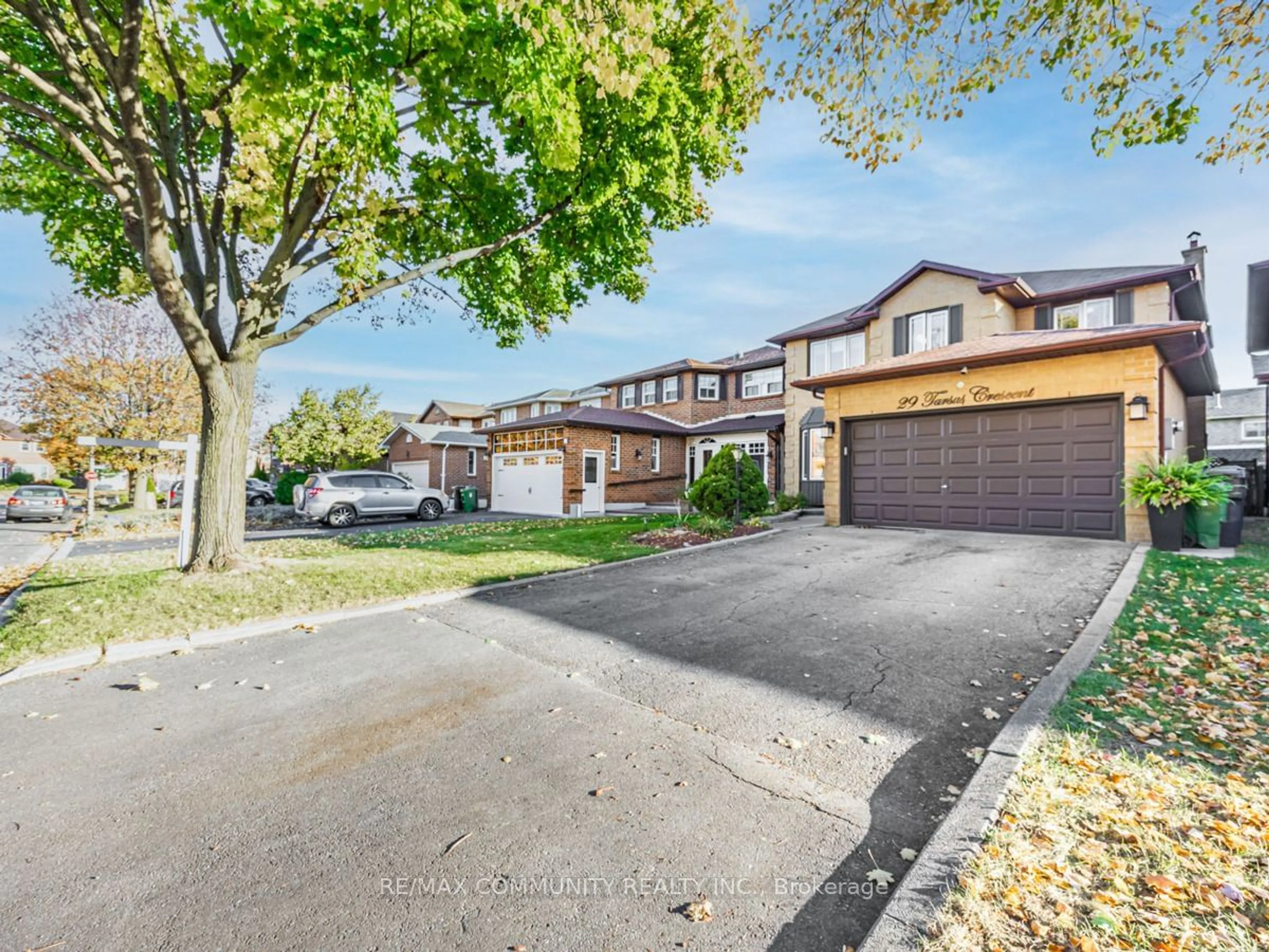 Frontside or backside of a home, the street view for 29 Tarsus Cres, Toronto Ontario M1C 3W6