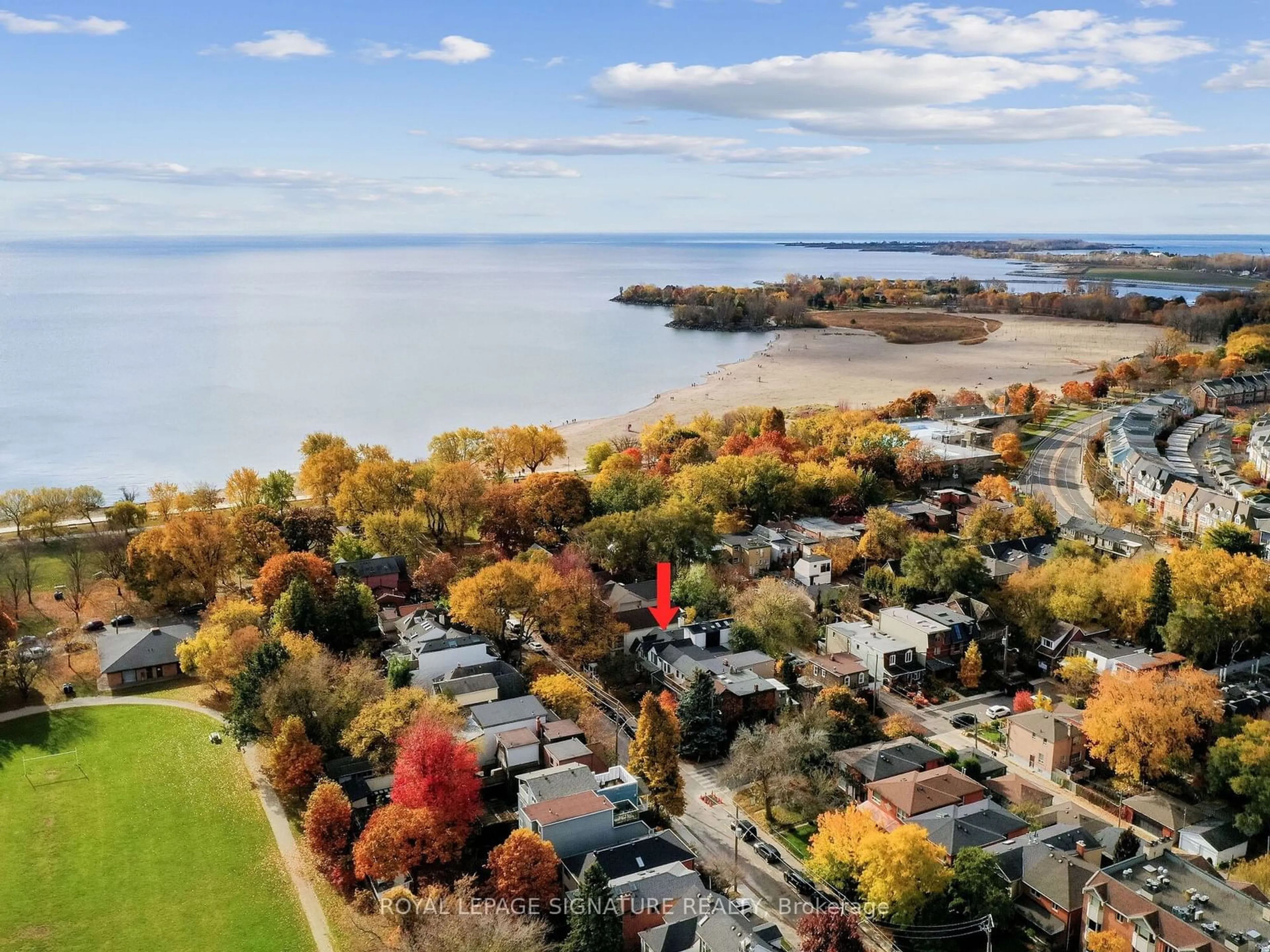 A pic from exterior of the house or condo, the view of lake or river for 34 Kippendavie Ave, Toronto Ontario M4L 3R4