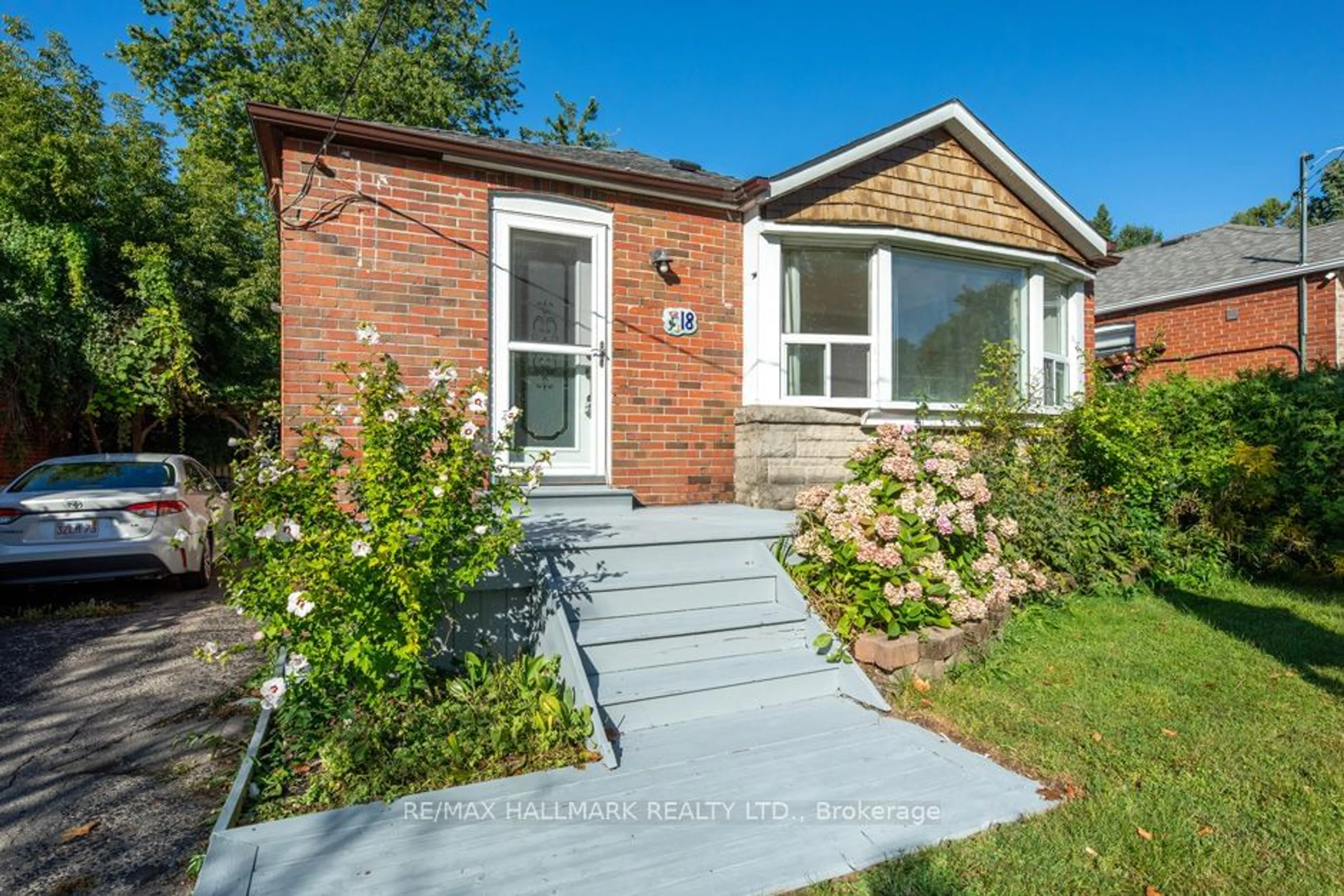 Home with brick exterior material for 18 Anneke Rd, Toronto Ontario M1N 3M5