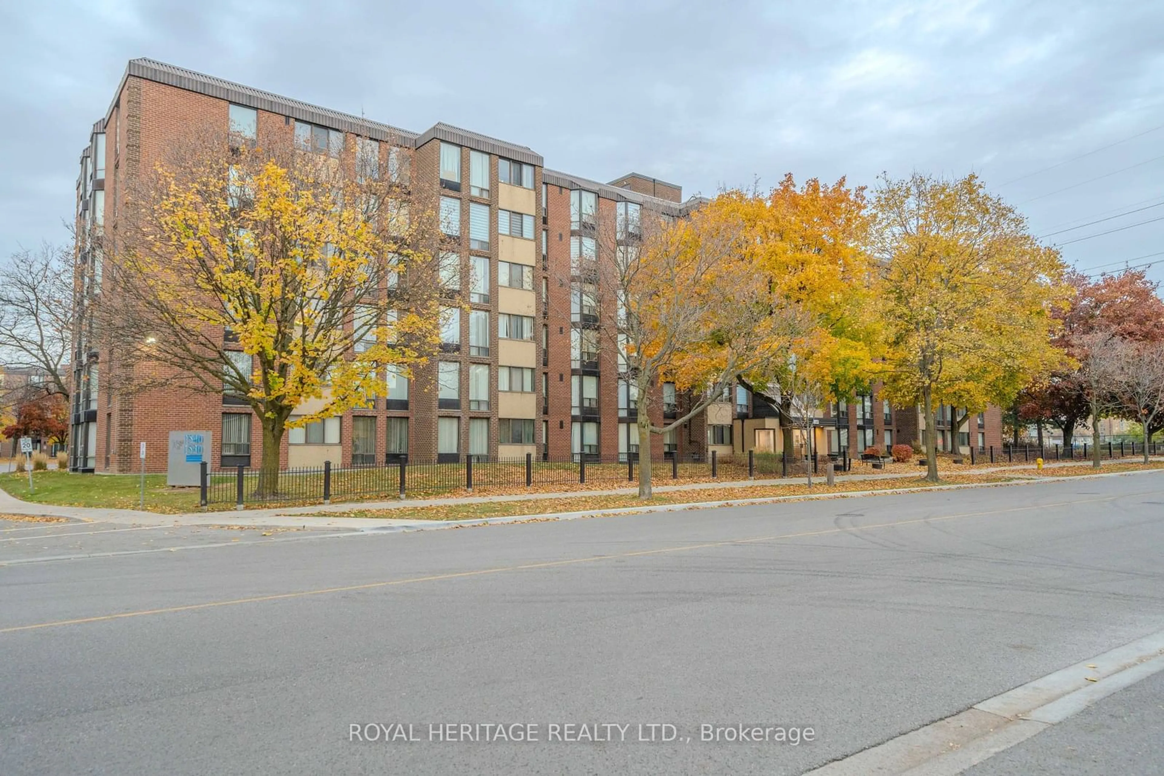 A pic from exterior of the house or condo, the street view for 1540 Pickering Pkwy #311, Pickering Ontario L1V 3V9