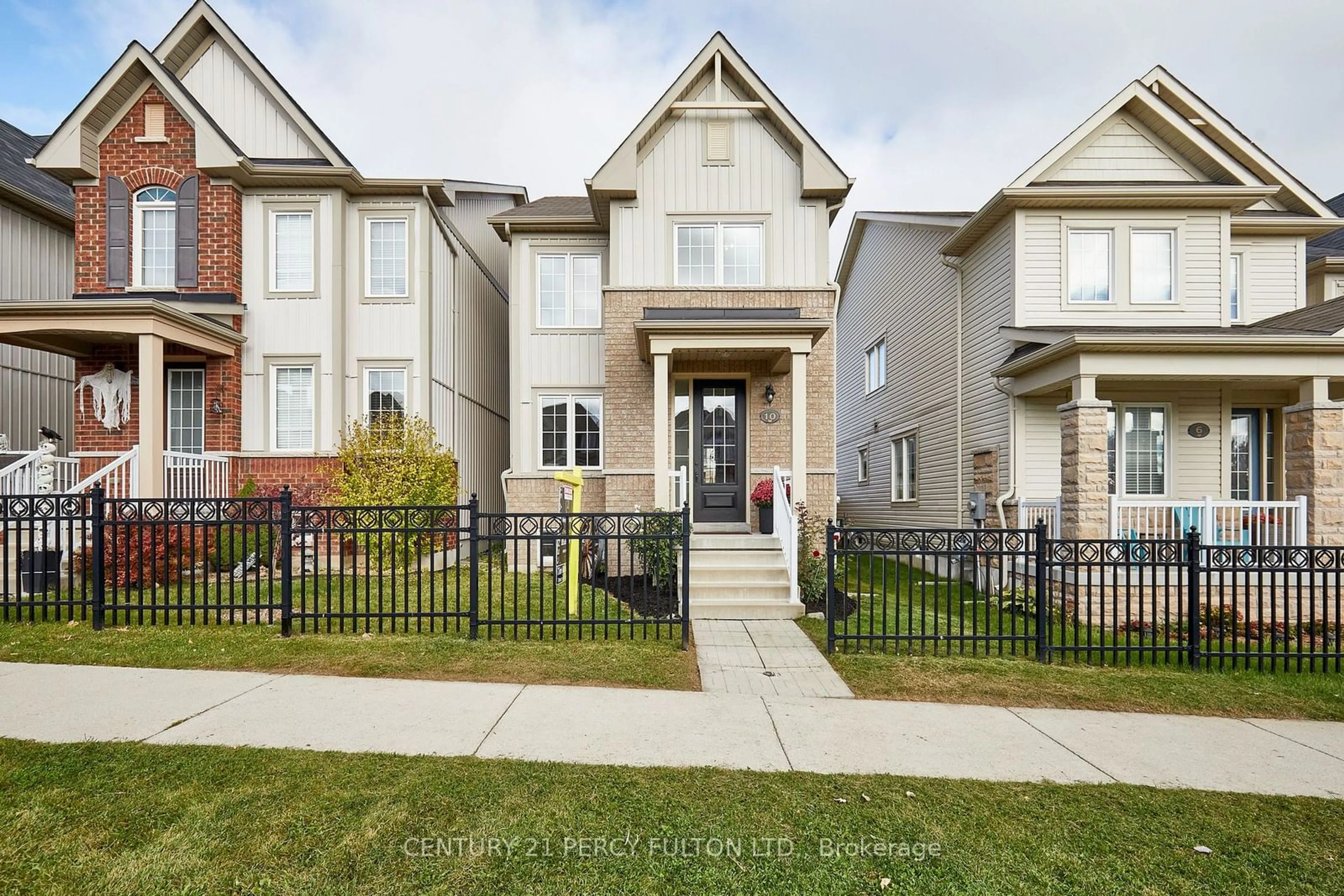 Frontside or backside of a home, the street view for 10 Mcbride Ave, Clarington Ontario L1C 0J6