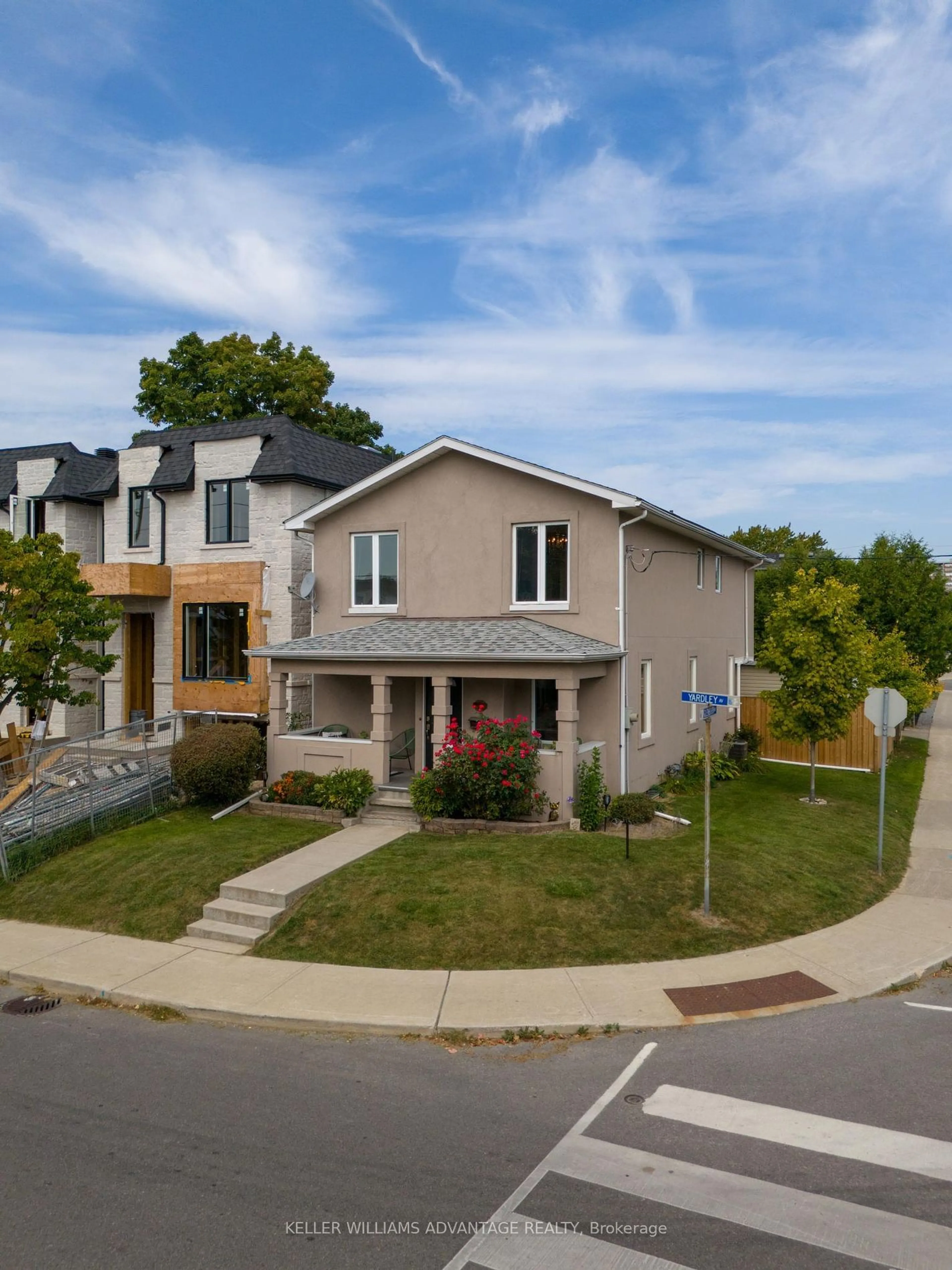 Frontside or backside of a home, the street view for 106 Yardley Ave, Toronto Ontario M4B 2B1