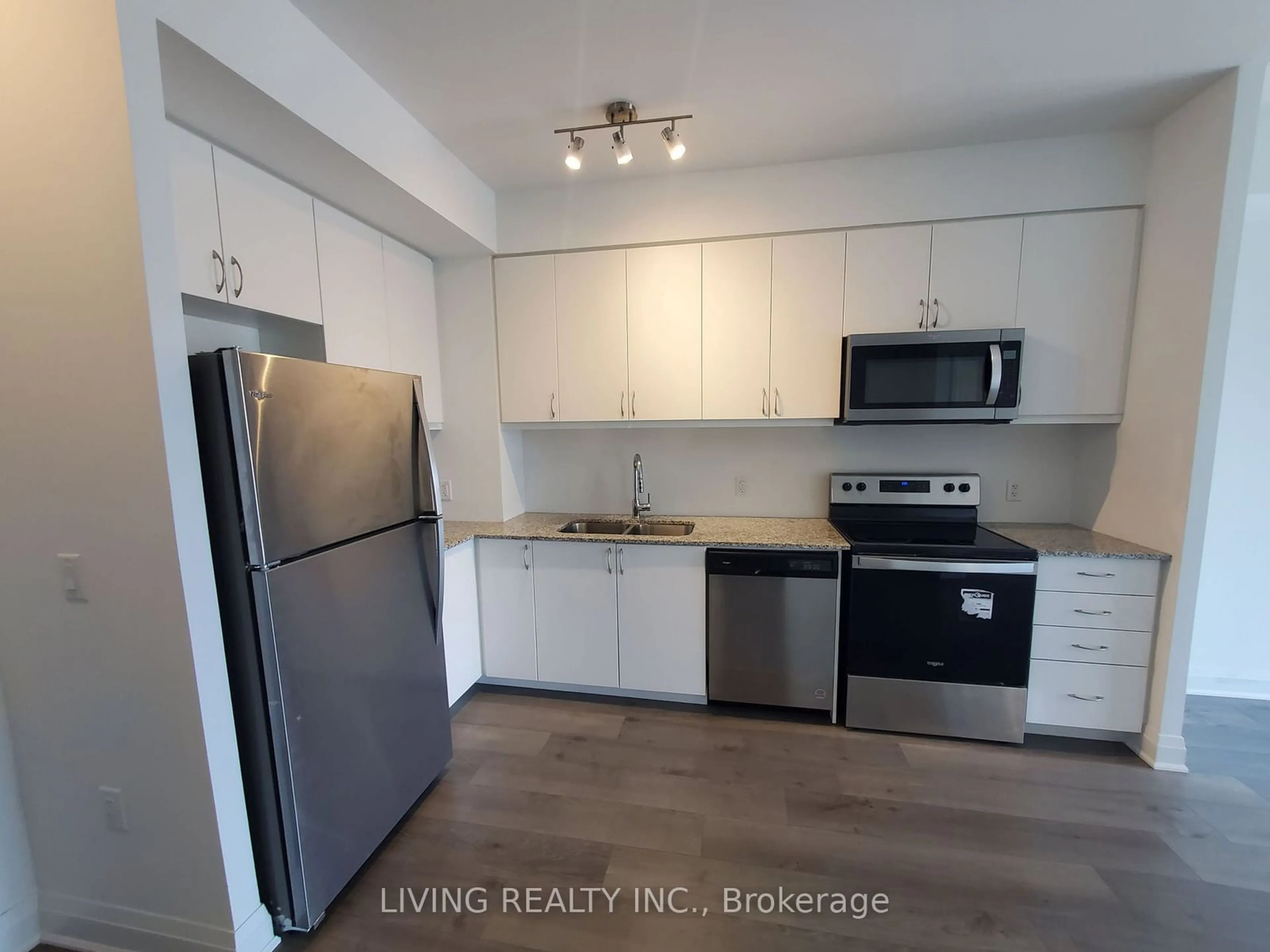 Standard kitchen for 3220 Sheppard Ave #1506, Toronto Ontario M1T 0B7