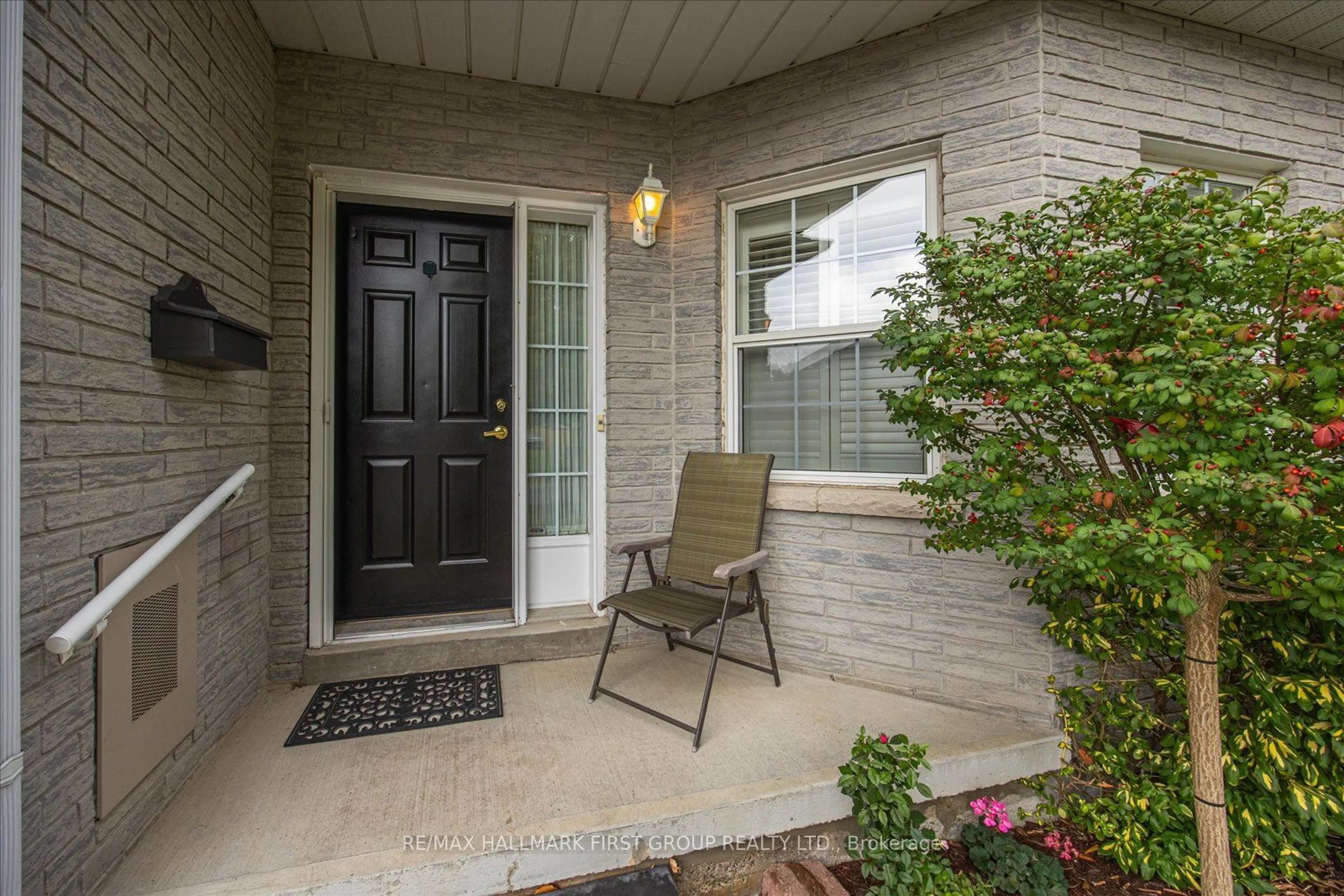 Patio, cottage for 1111 Wilson Rd #24, Oshawa Ontario L1G 8C2