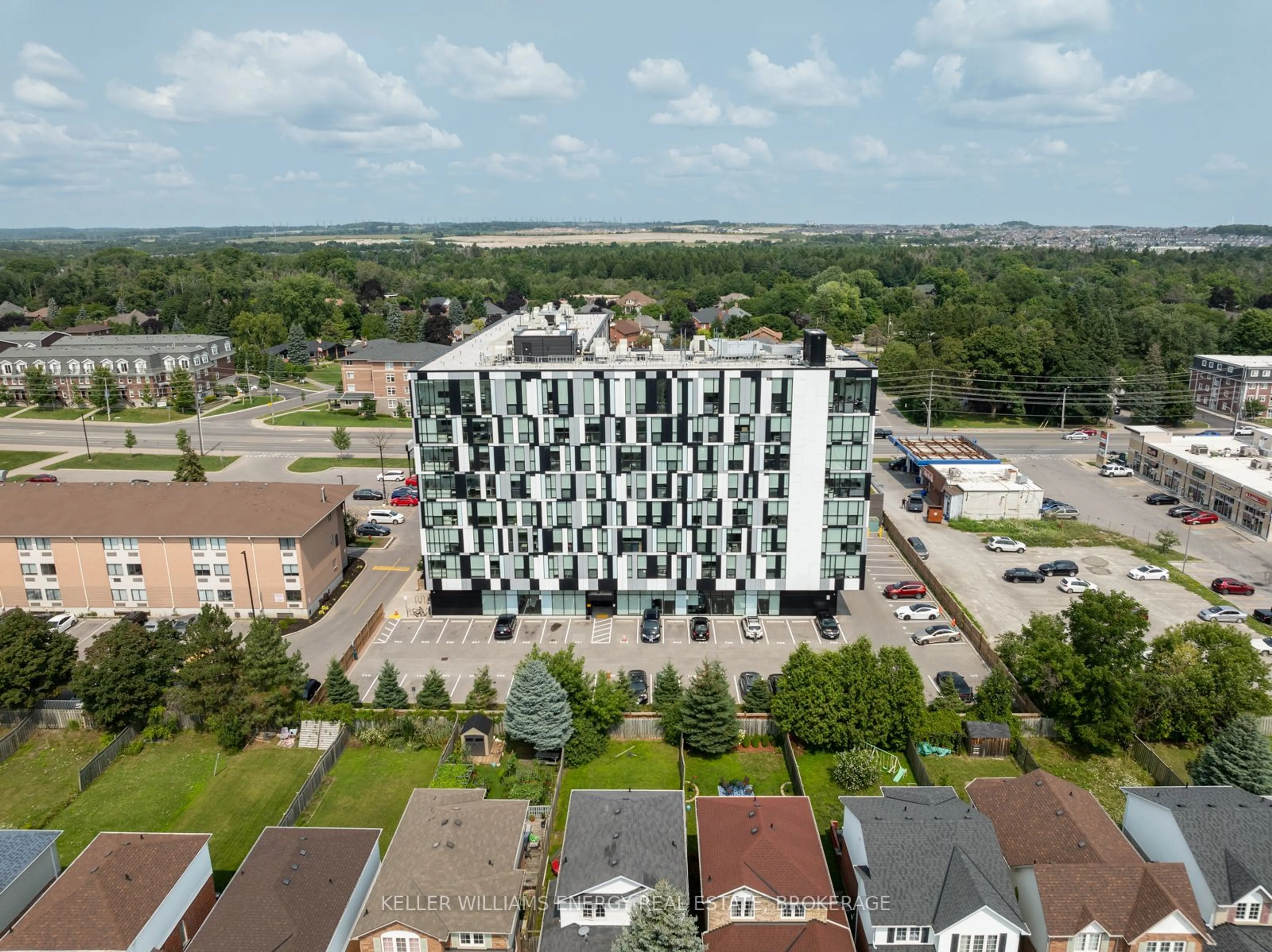 A pic from exterior of the house or condo, the front or back of building for 1900 Simcoe St #839, Oshawa Ontario L1G 0C1