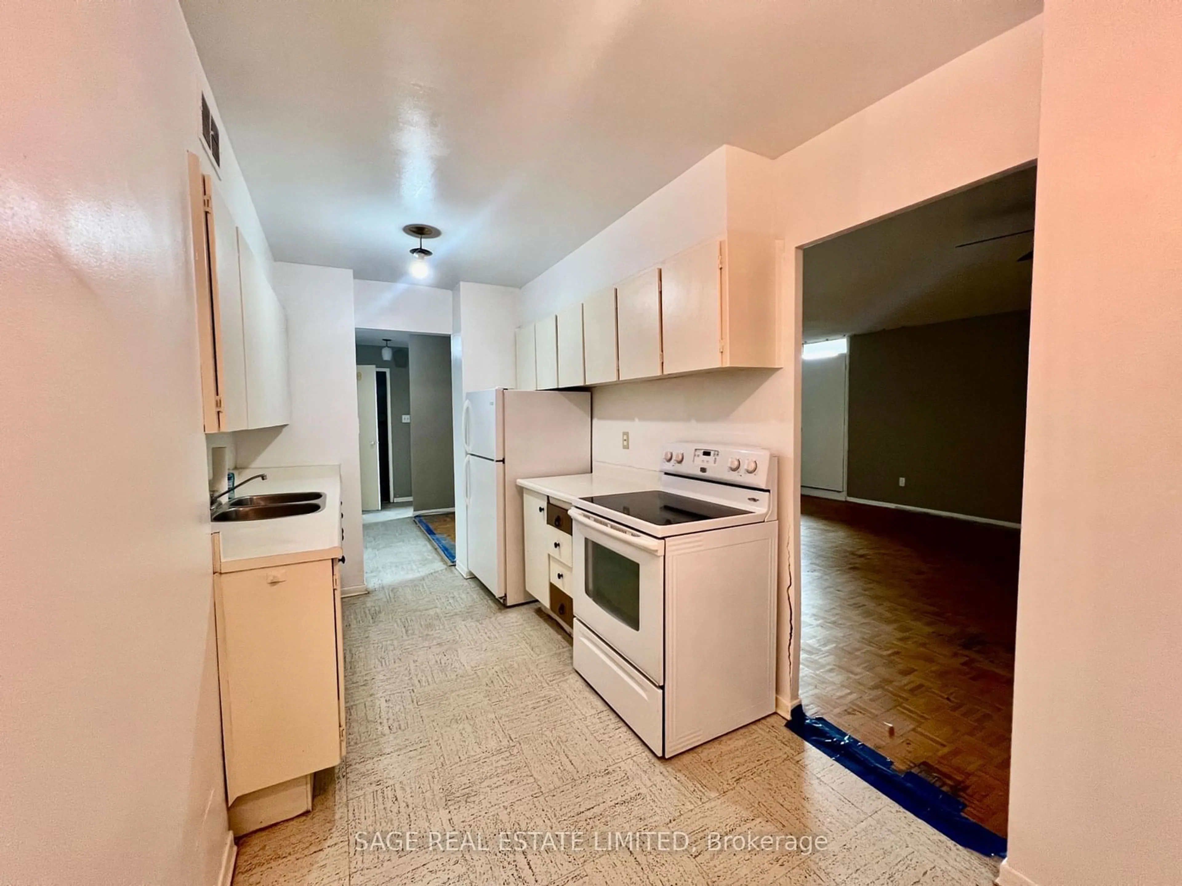 Standard kitchen, unknown floor, cottage for 180 Markham Rd #707, Toronto Ontario M1M 2Z9